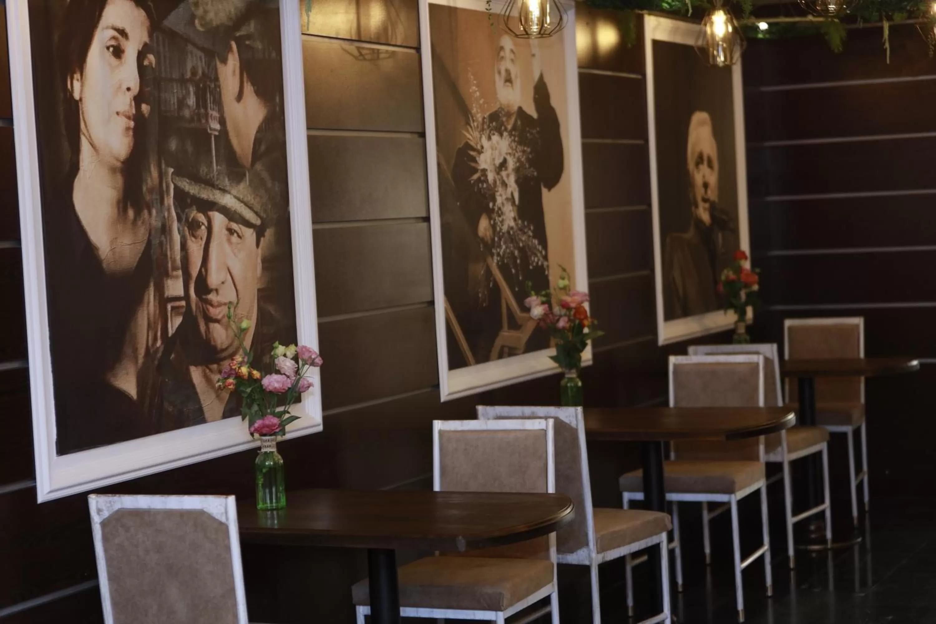 Communal lounge/ TV room in DeLin Hotel And Tours