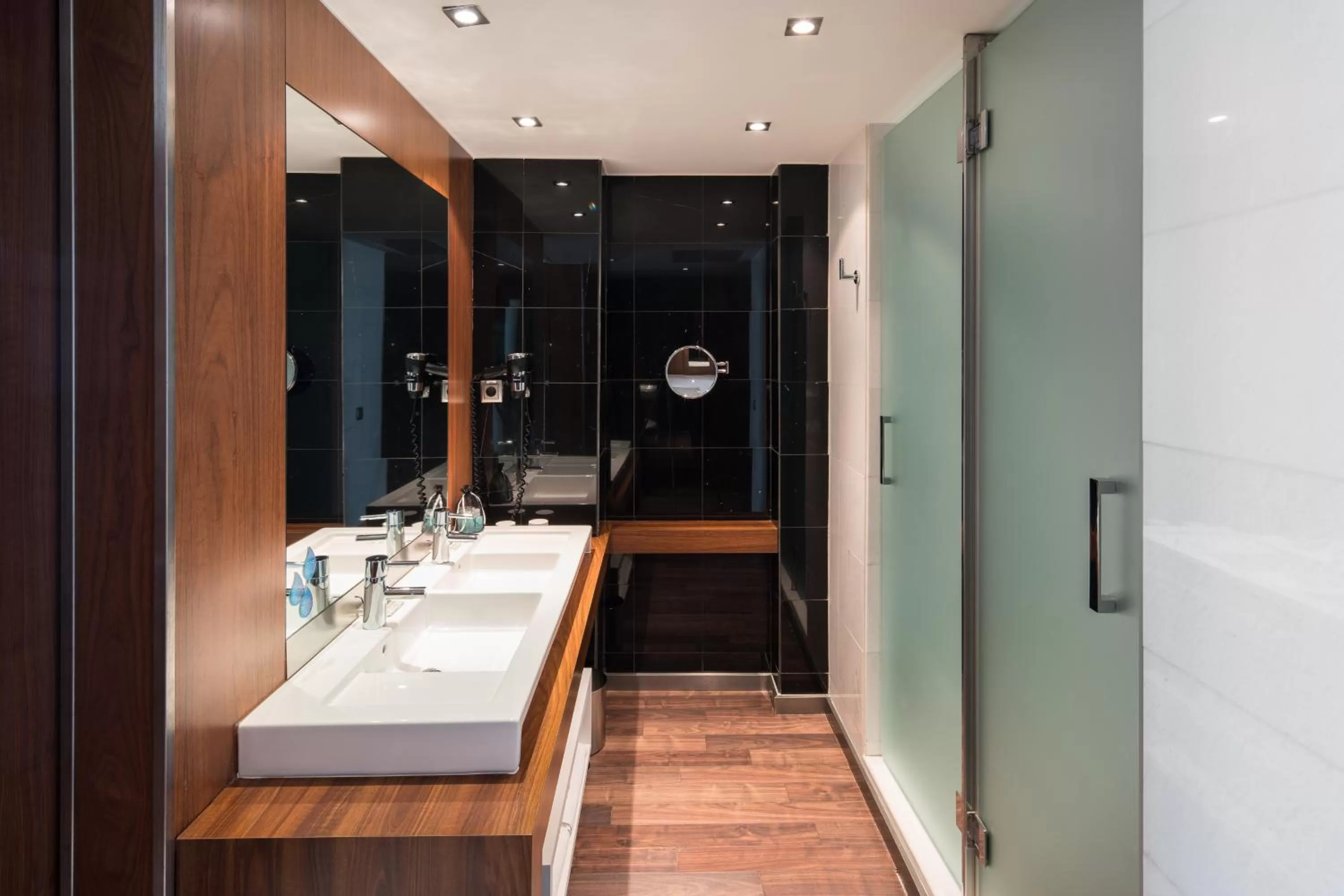 Bathroom in Catalonia Ramblas 4* Sup