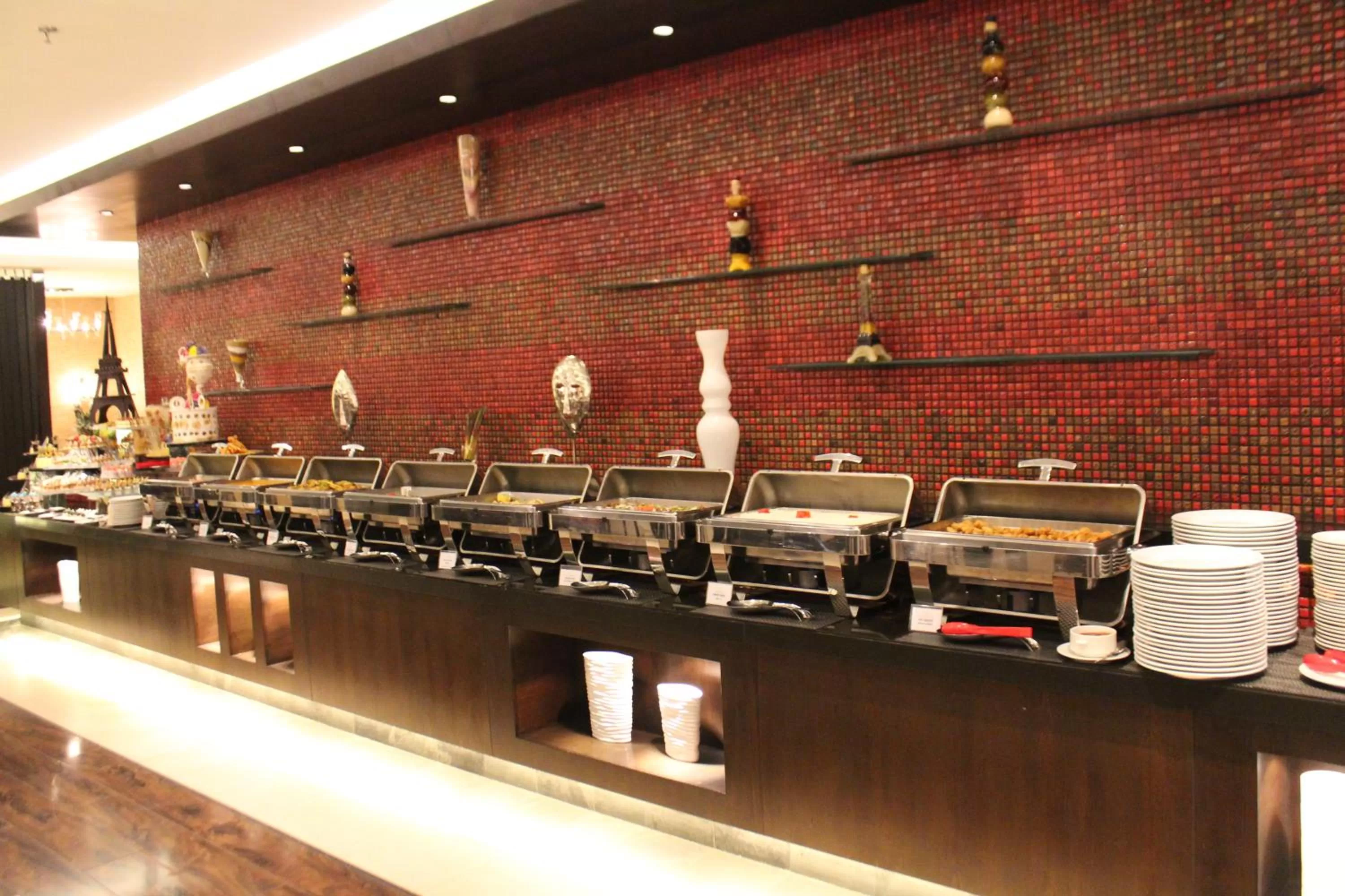 Restaurant/places to eat in Executives Hotel - Olaya