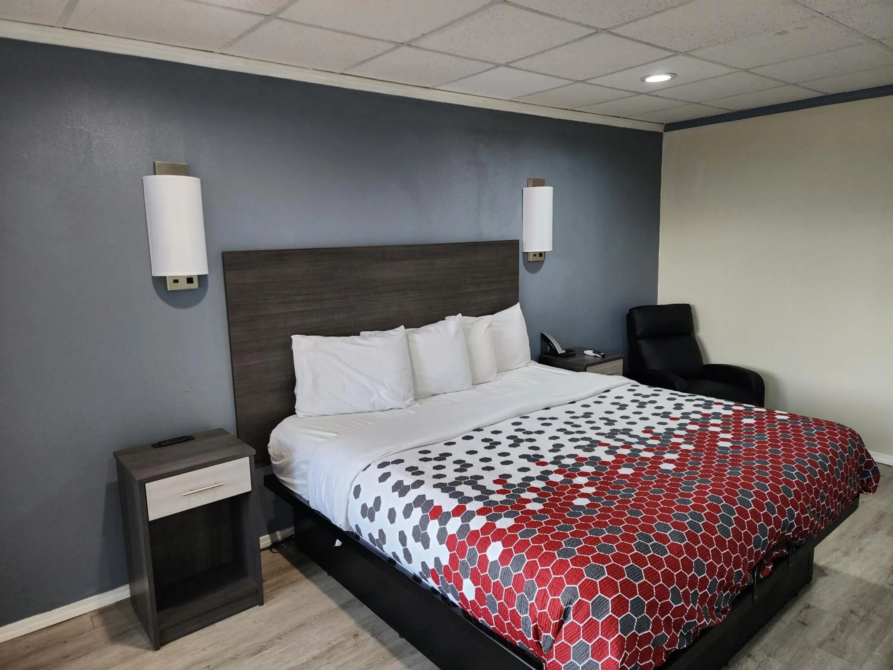 Bed in Econo Lodge Wytheville