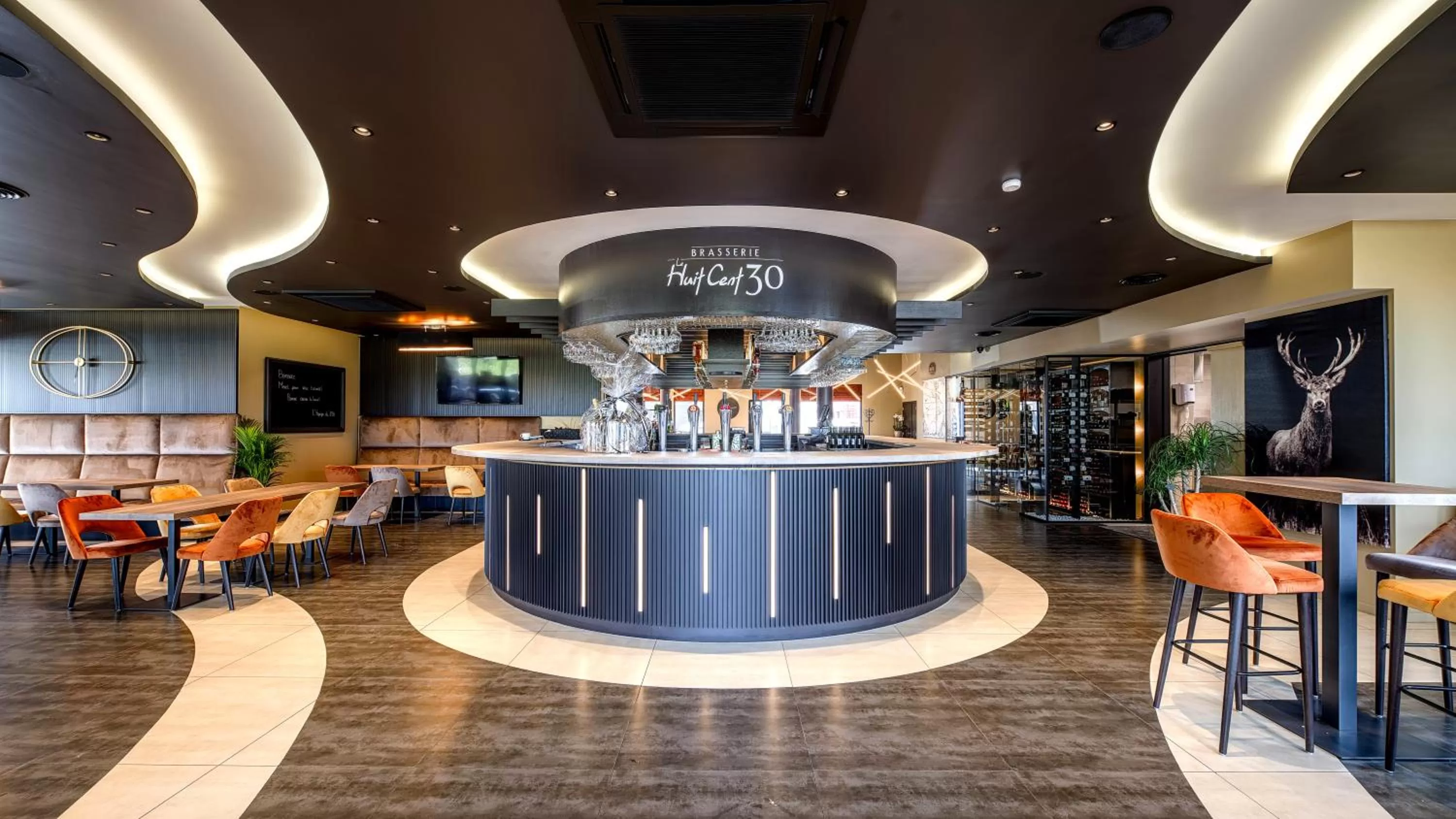 Restaurant/places to eat in Hotel Le 830 Namur