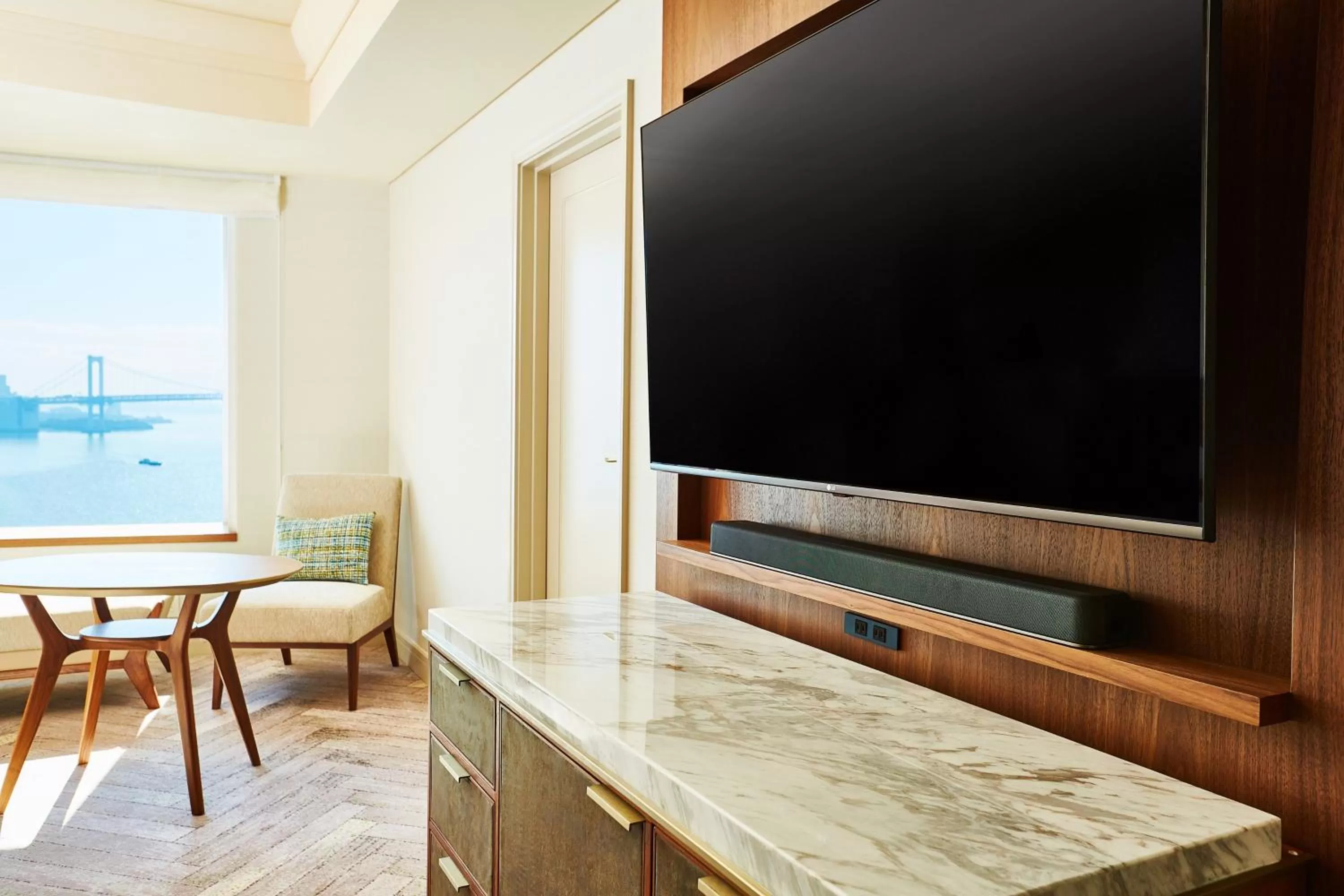 Photo of the whole room in InterContinental Tokyo Bay by IHG