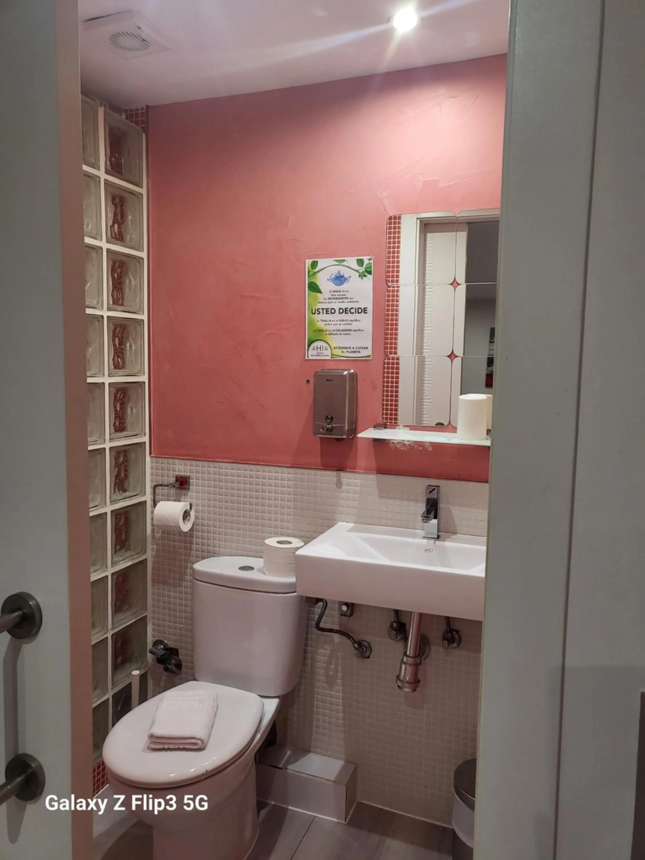 Bathroom in Hostal Inn Madrid