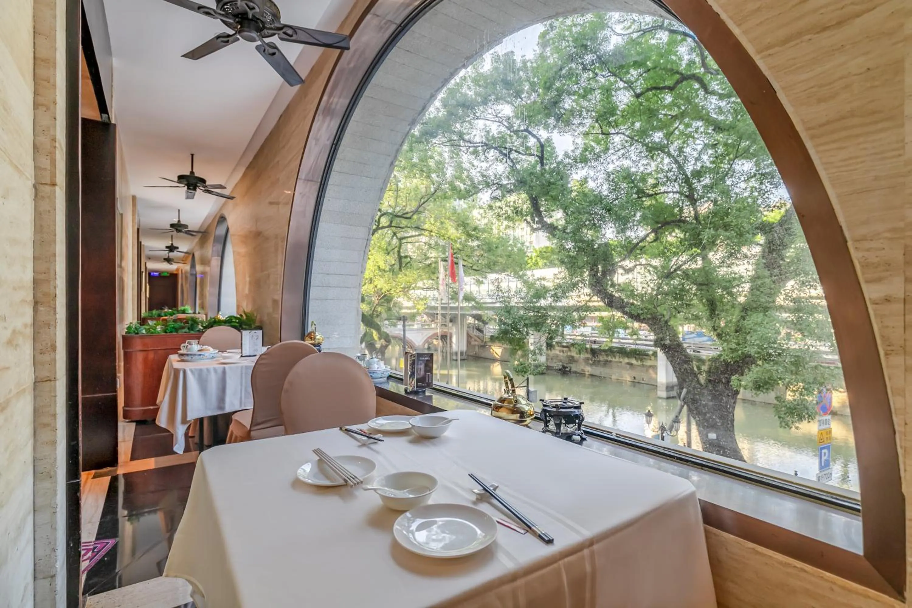 Restaurant/places to eat in Guangdong Victory Hotel