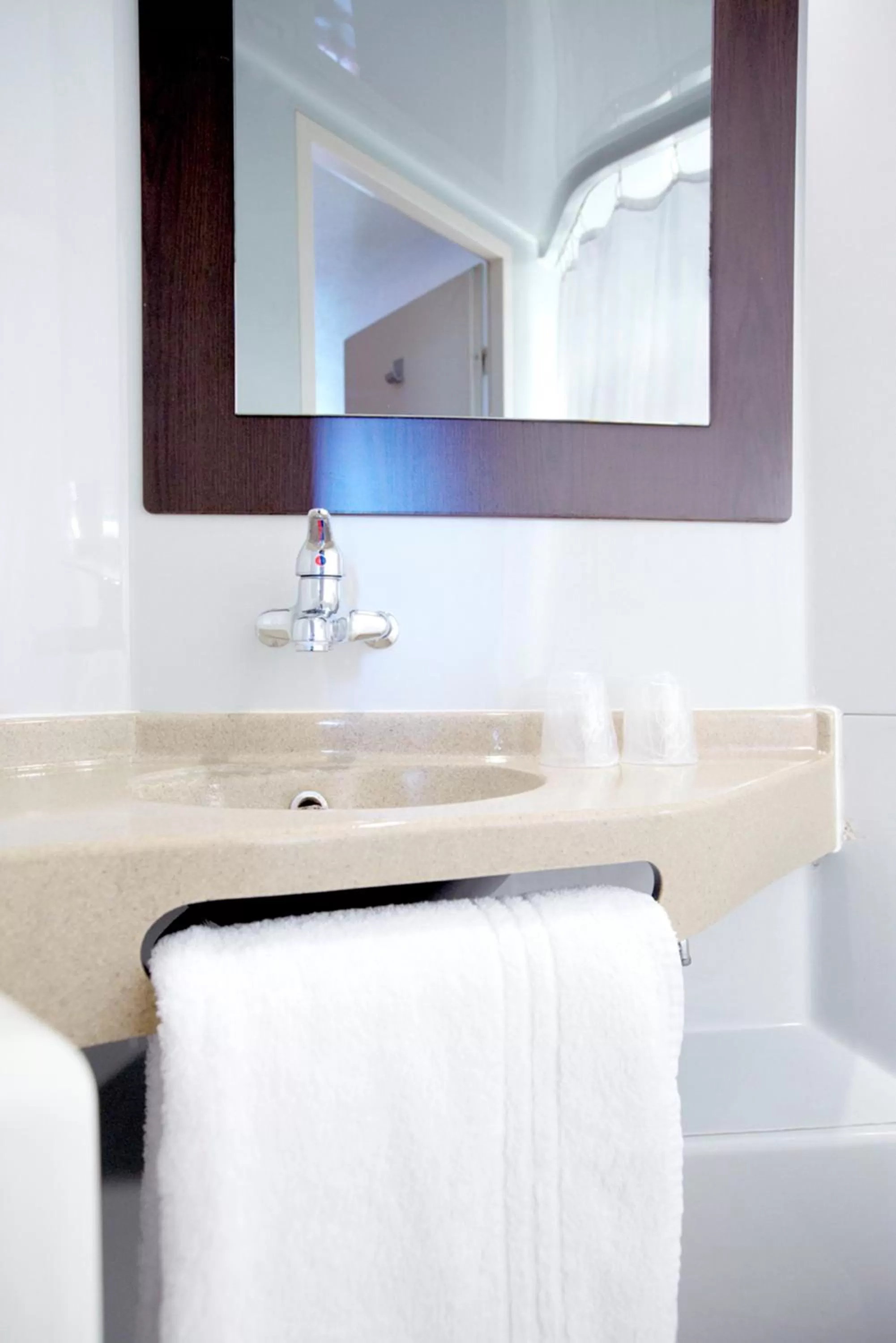 Triple Room (1 Double Bed + 1 Single Bed) in Premiere Classe Valenciennes Sud - Rouvignies