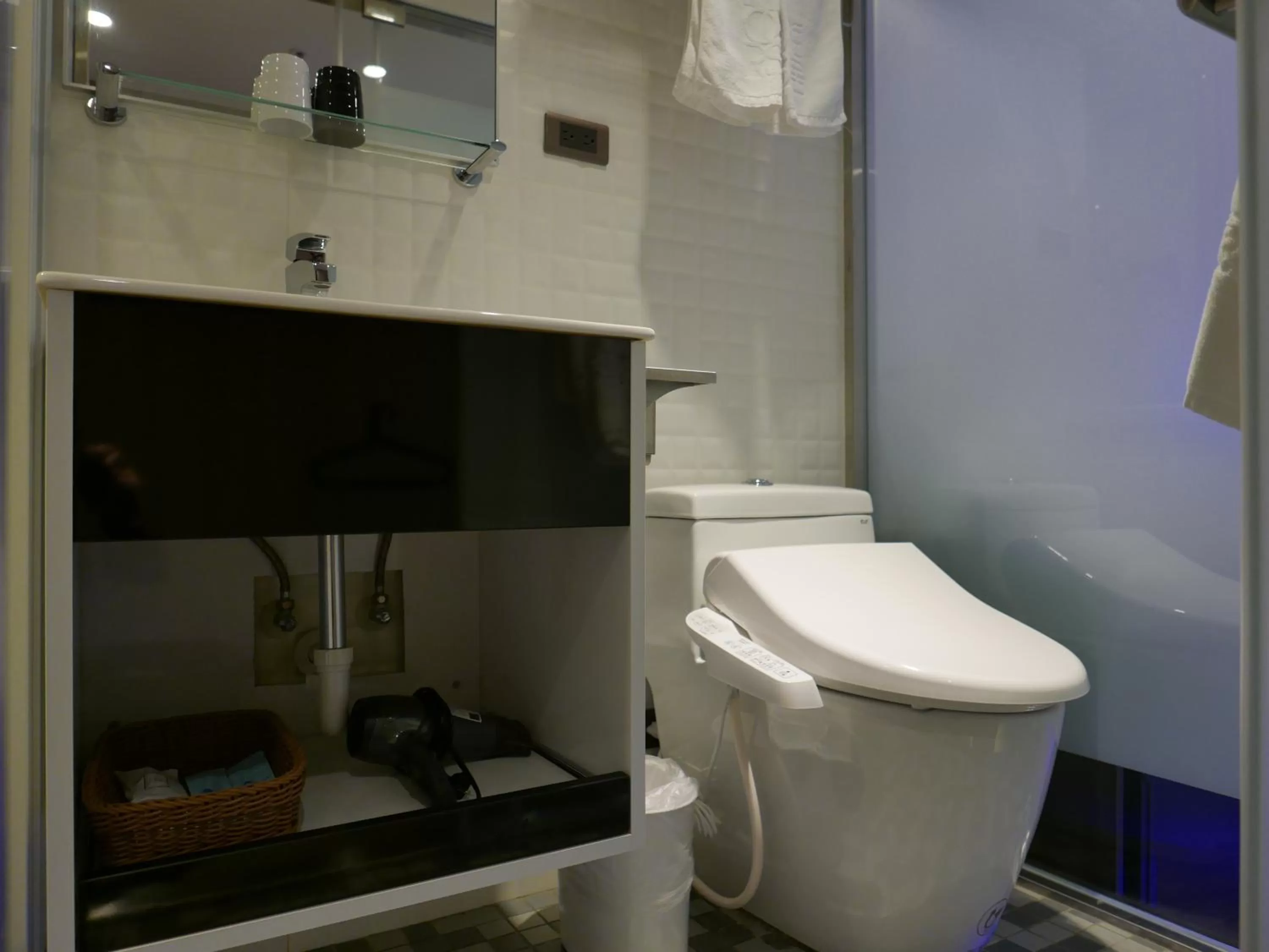 Toilet in 泊居旅店二館 Oursinn Hotel 2