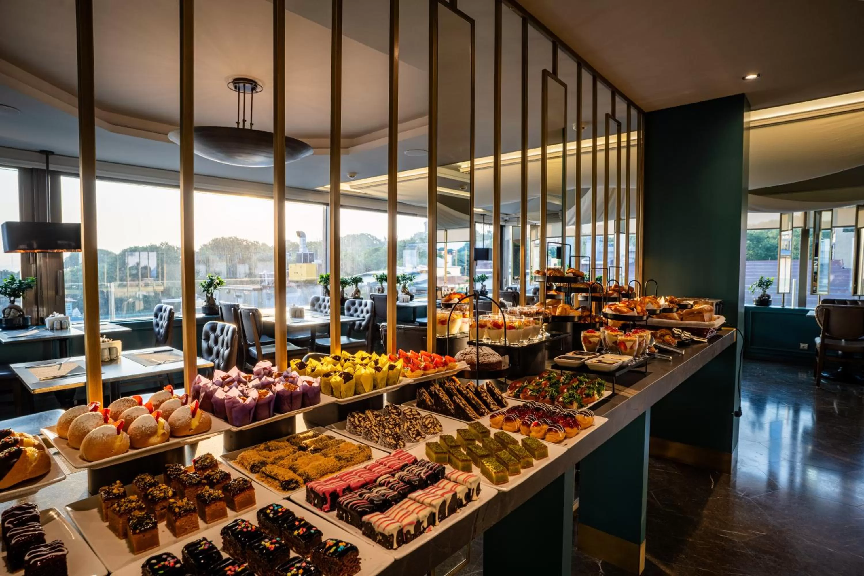 Restaurant/places to eat in Hotel Yasmak Sultan