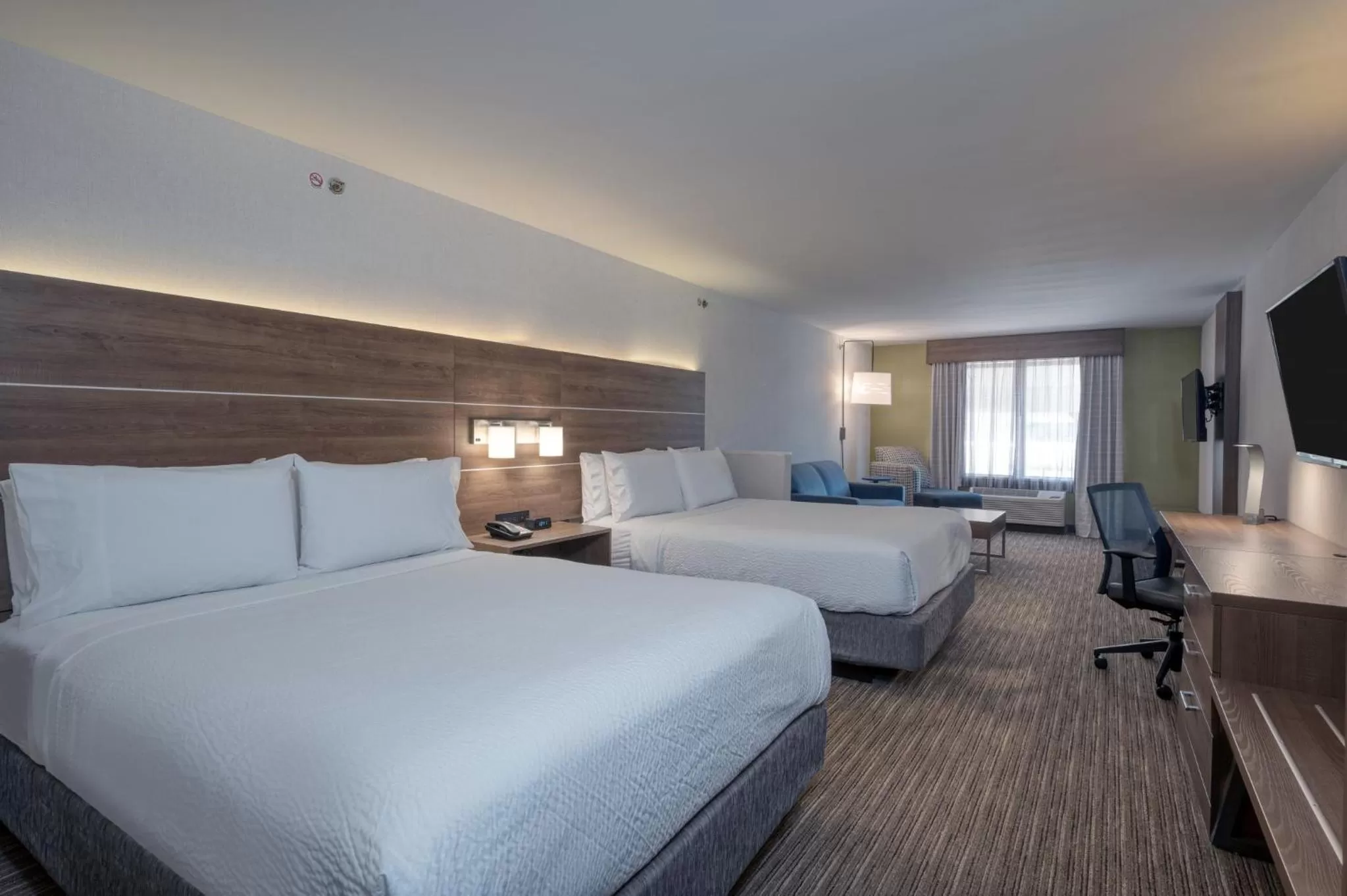 Photo of the whole room, Bed in Holiday Inn Express Radcliff Fort Knox by IHG