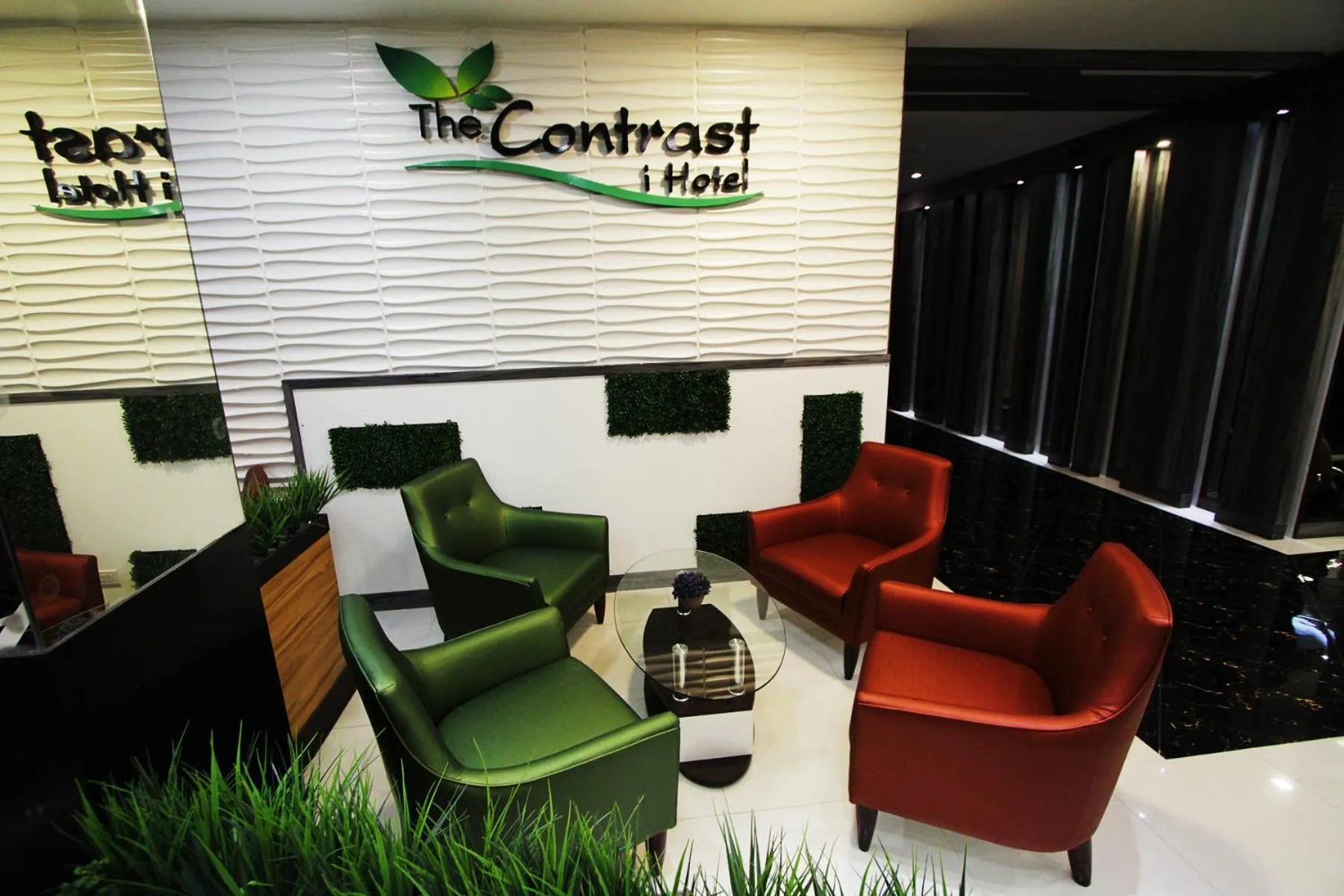 The Contrast i Hotel