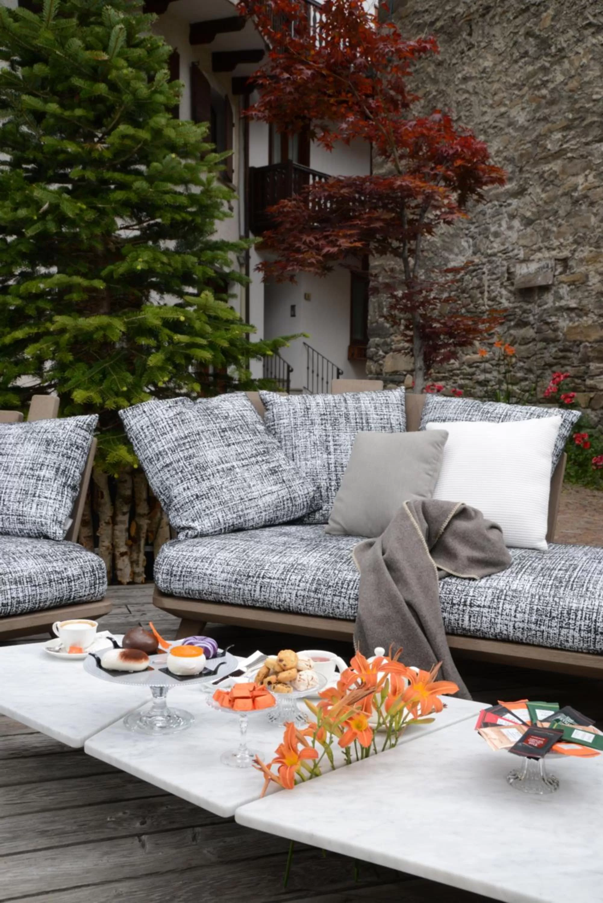 Patio in Grand Hotel Royal E Golf