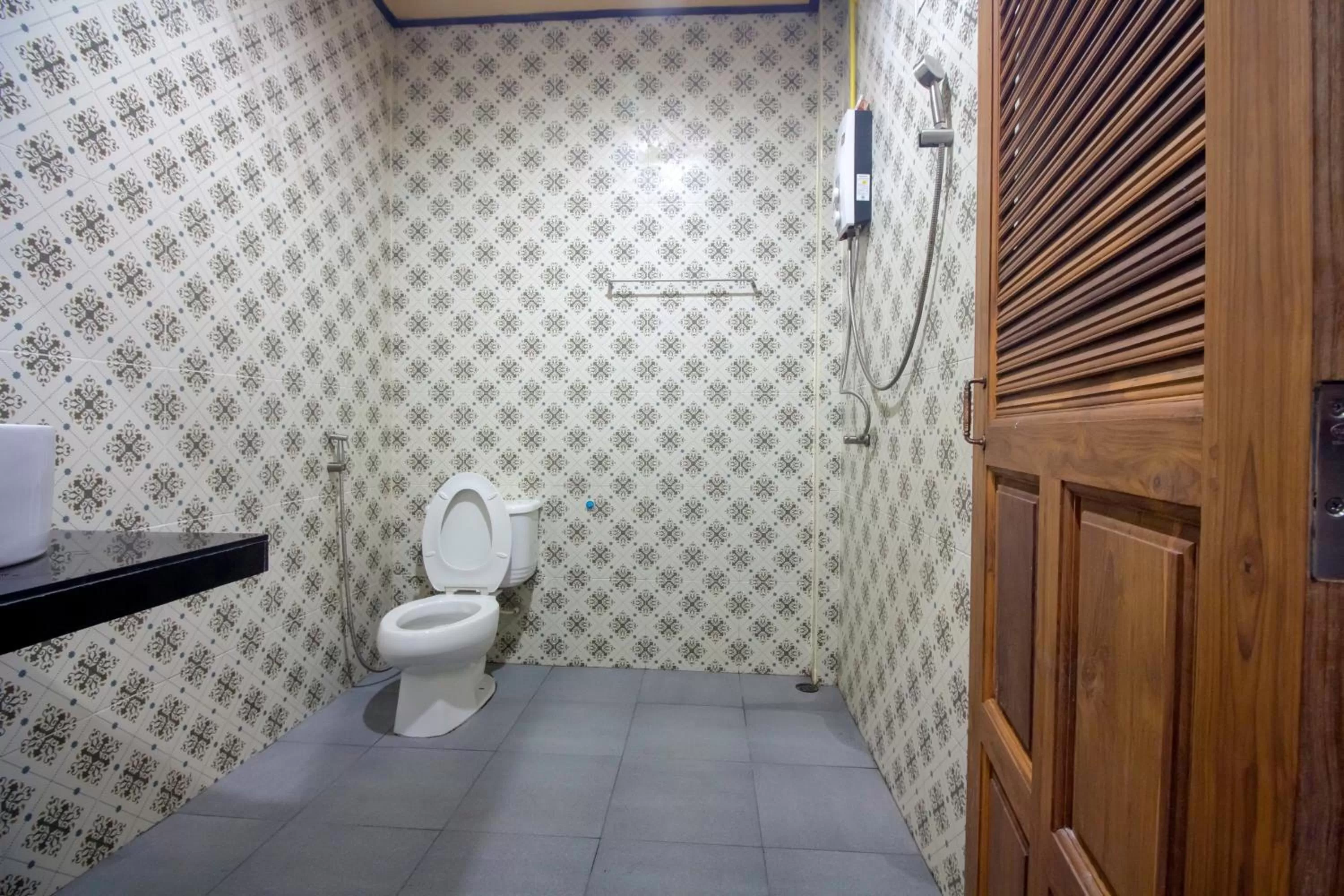 Toilet in Khao Sok Palmview Resort