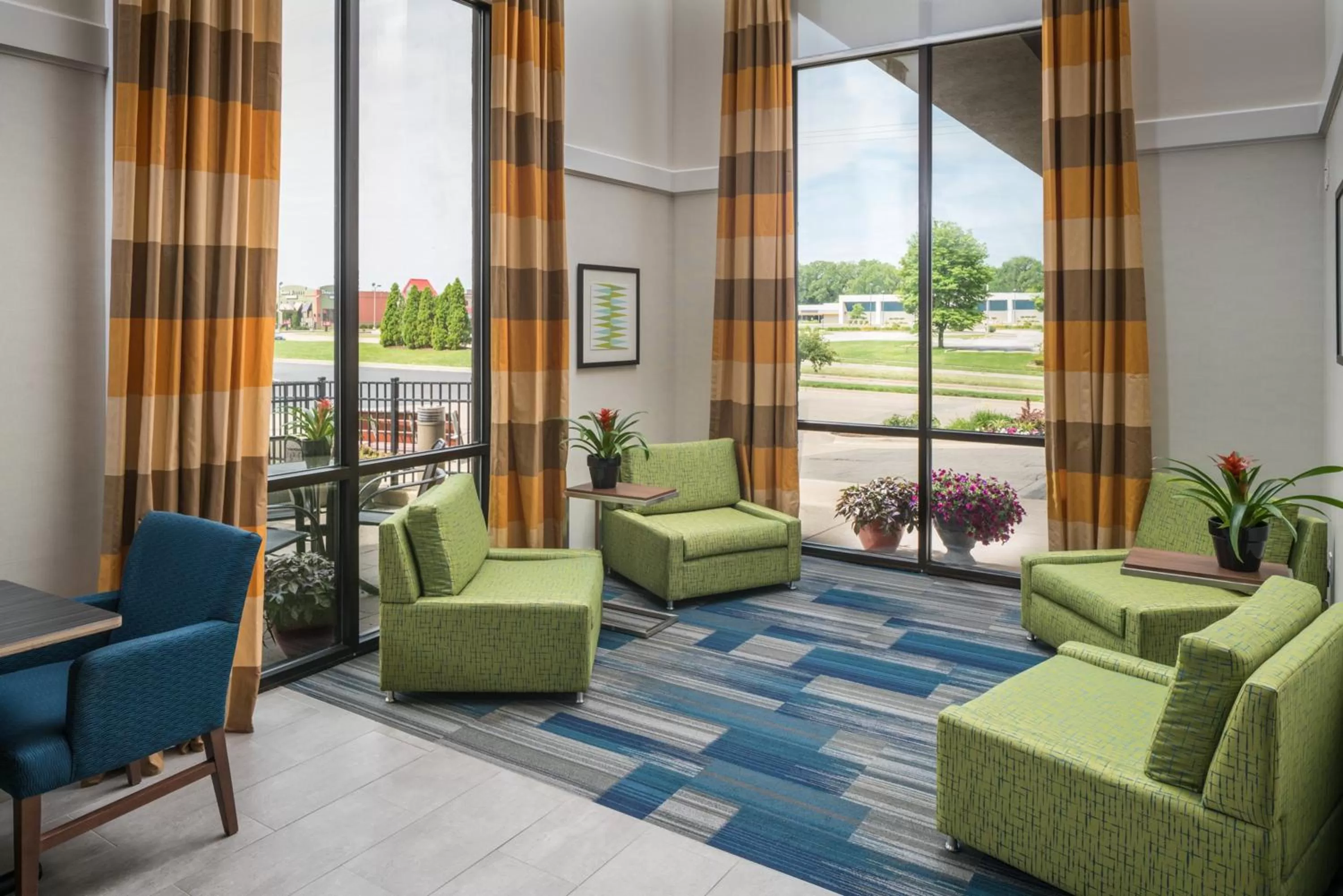 Property building in Holiday Inn Express & Suites Springfield by IHG