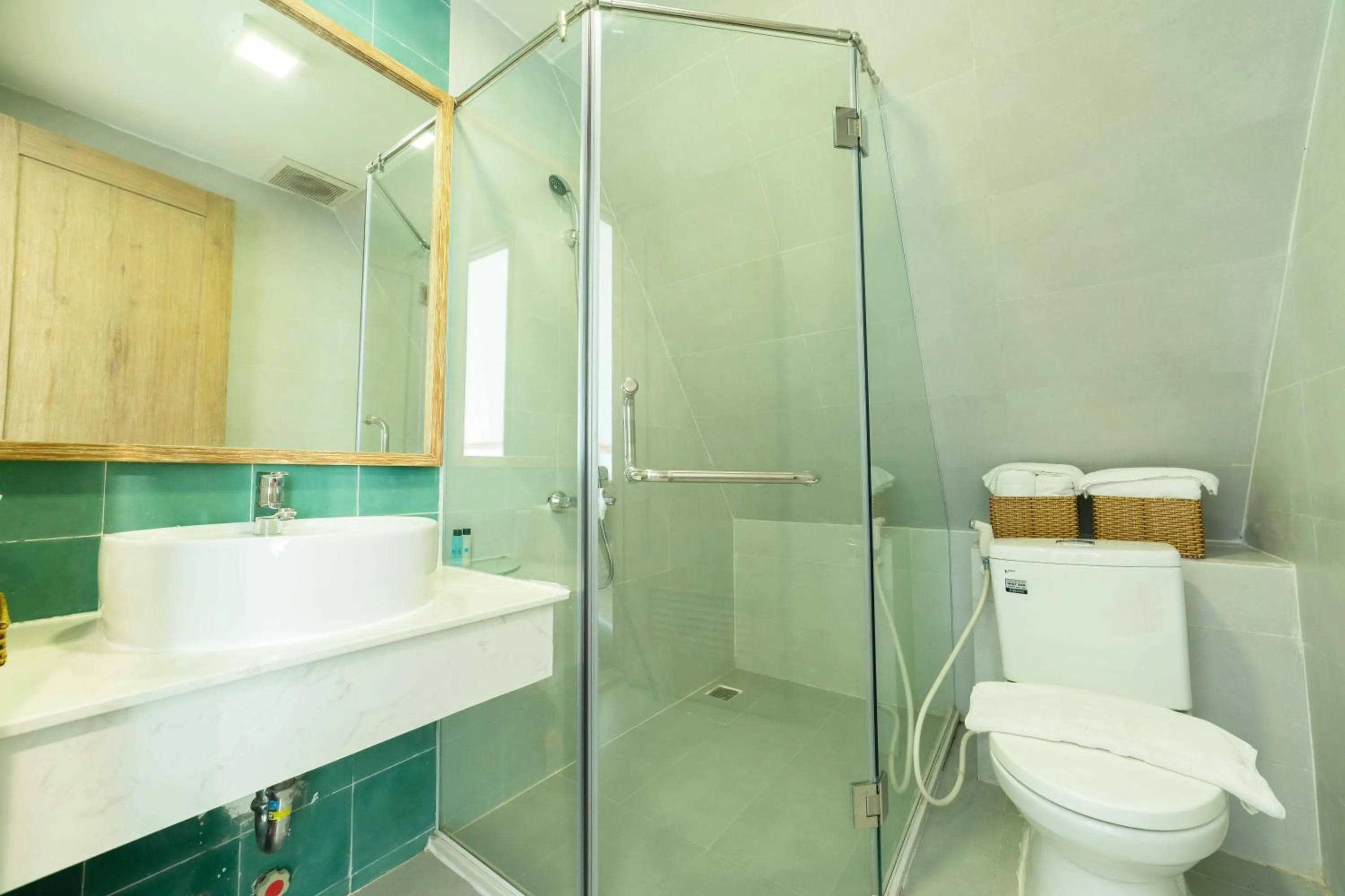 Shower in Dalat De Charme Village