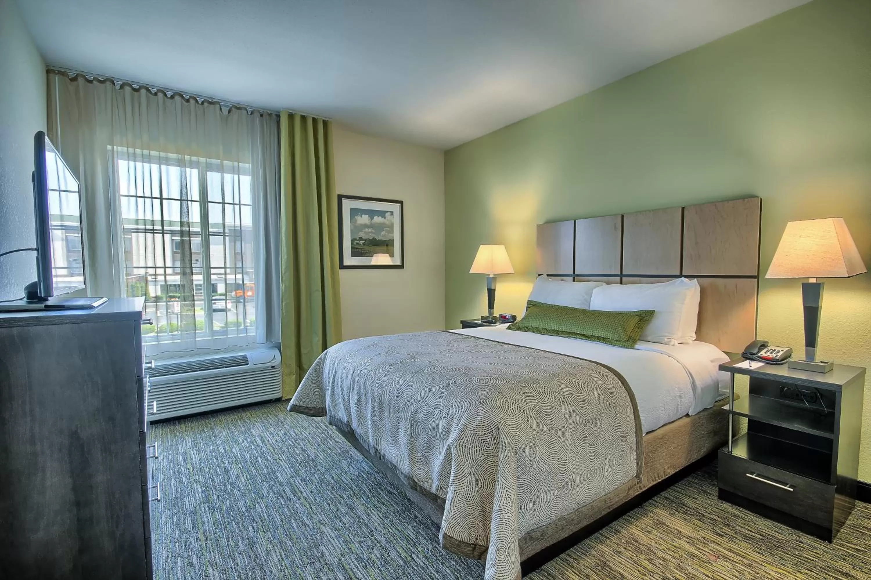 One-Bedroom Queen Suite in Candlewood Suites Columbus - Grove City by IHG