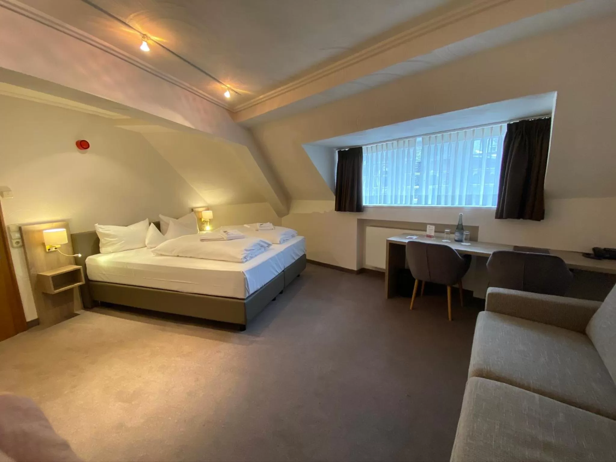Bed in Horchem Hotel-Restaurant-Café-Bar
