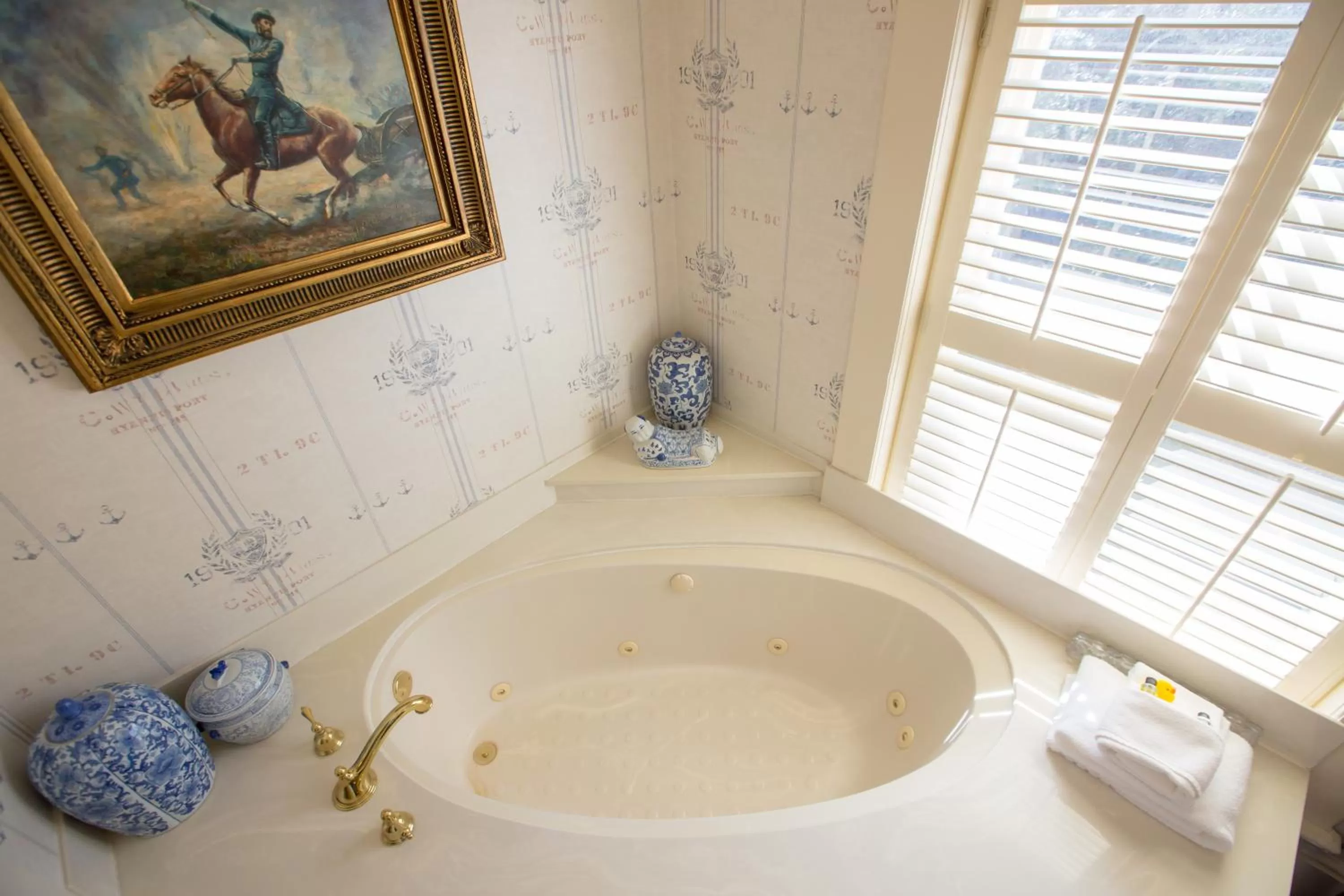 Bathroom in Ballastone Inn