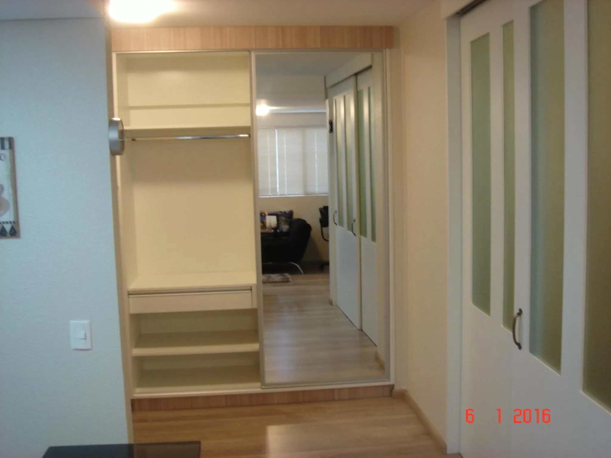 Wall Street Flat Service