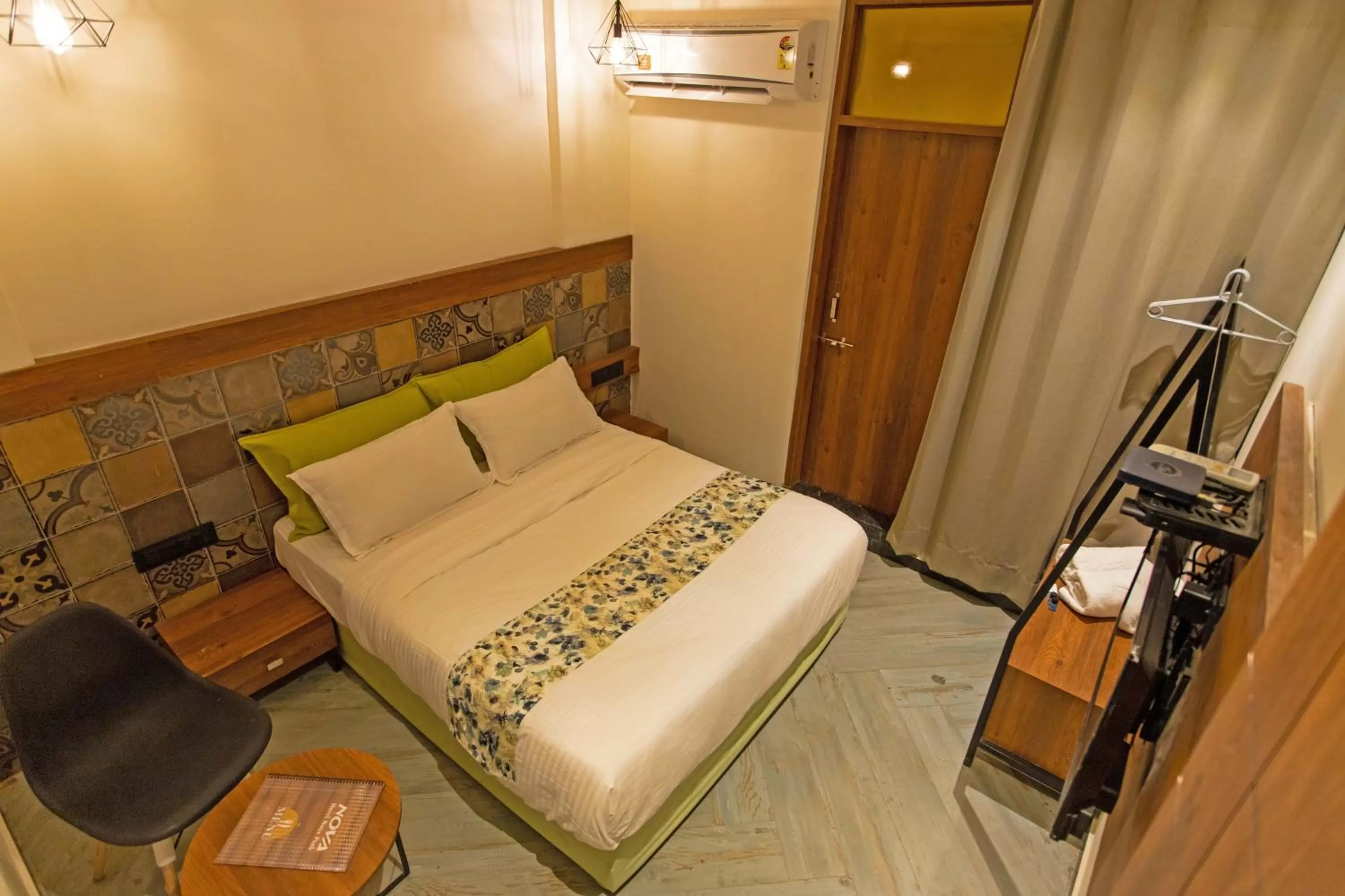 Photo of the whole room, Bed in Nova Park