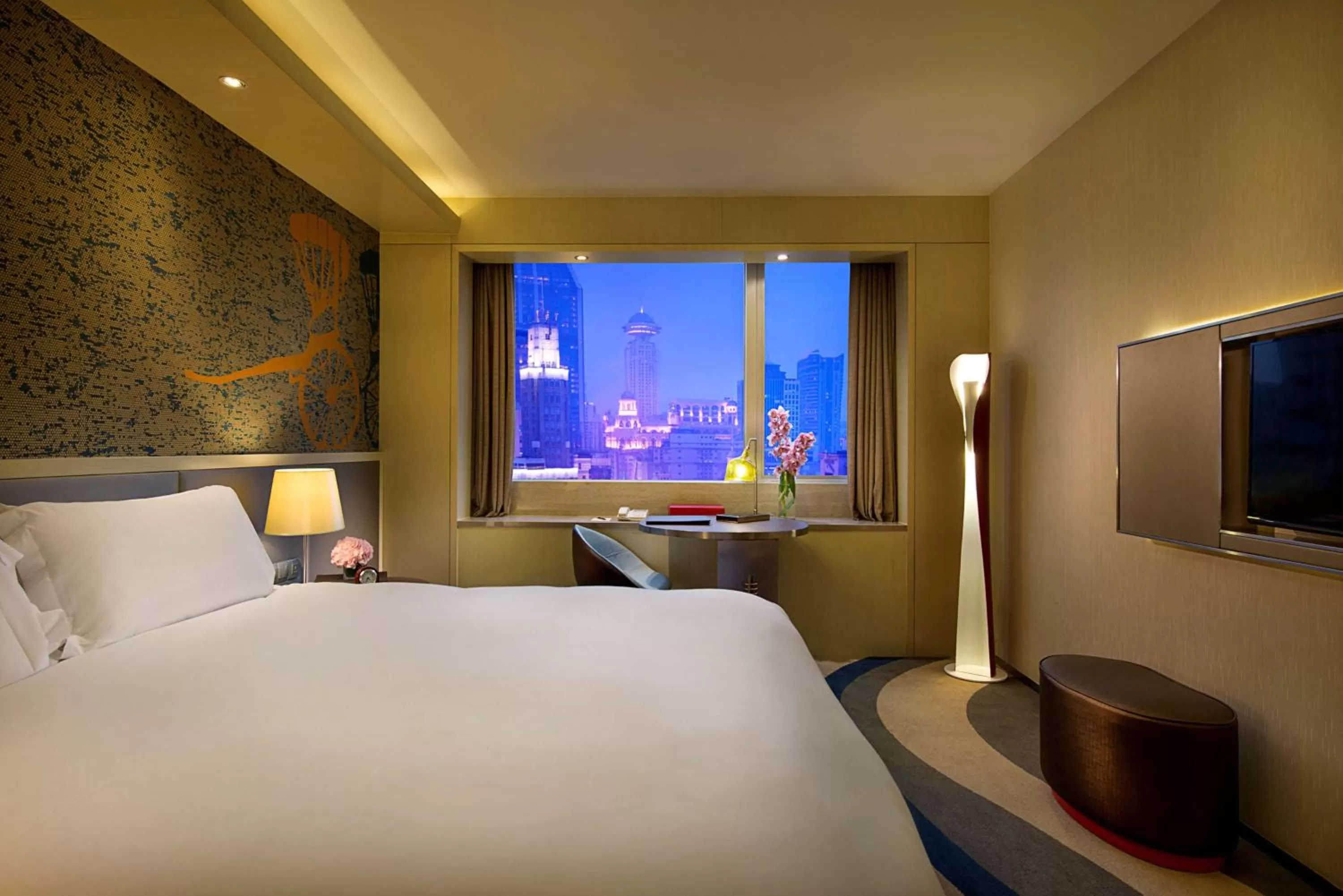 Photo of the whole room, Bed in Radisson Collection Hyland Shanghai