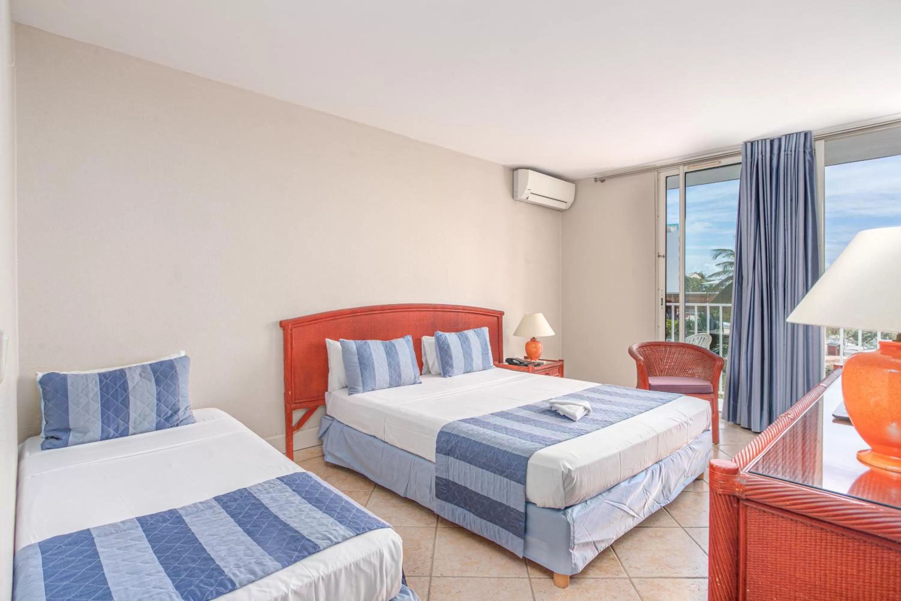 Bed in Zenitude Hôtel Résidences Le Salako