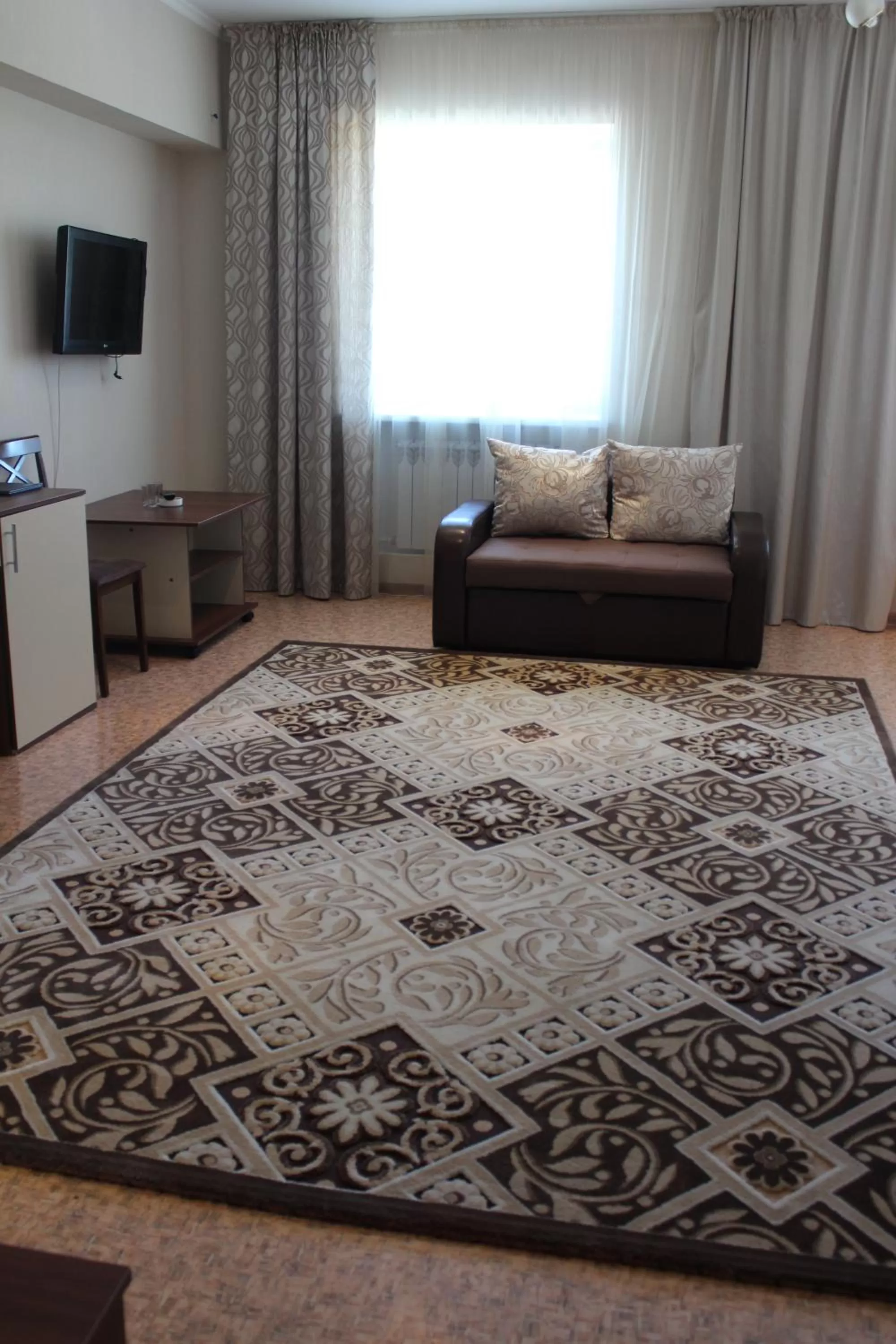 Day, Bed in Hotel Zumrat