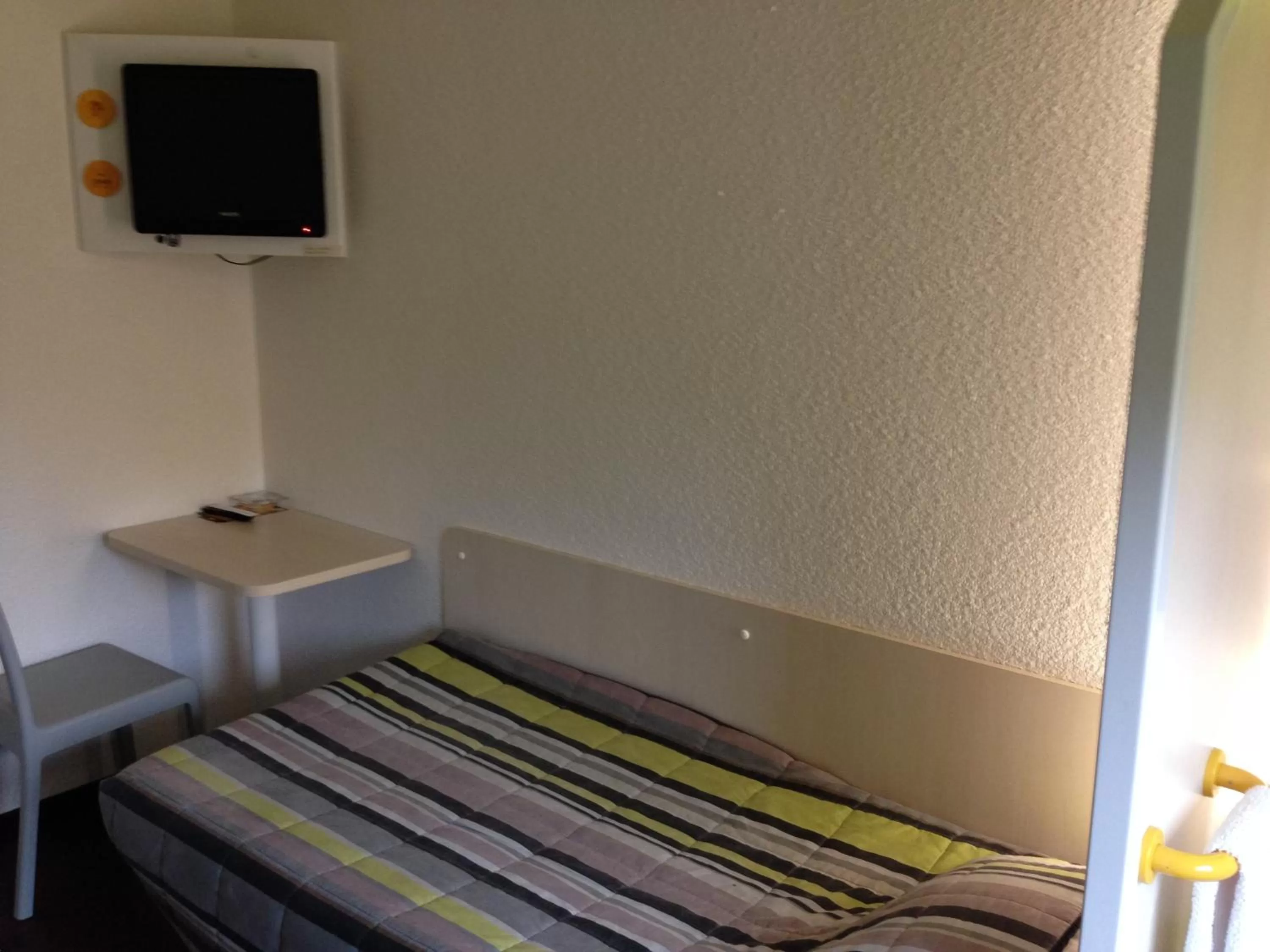 Bedroom, Bed in hotelF1 Saint Etienne Est La Grand Croix