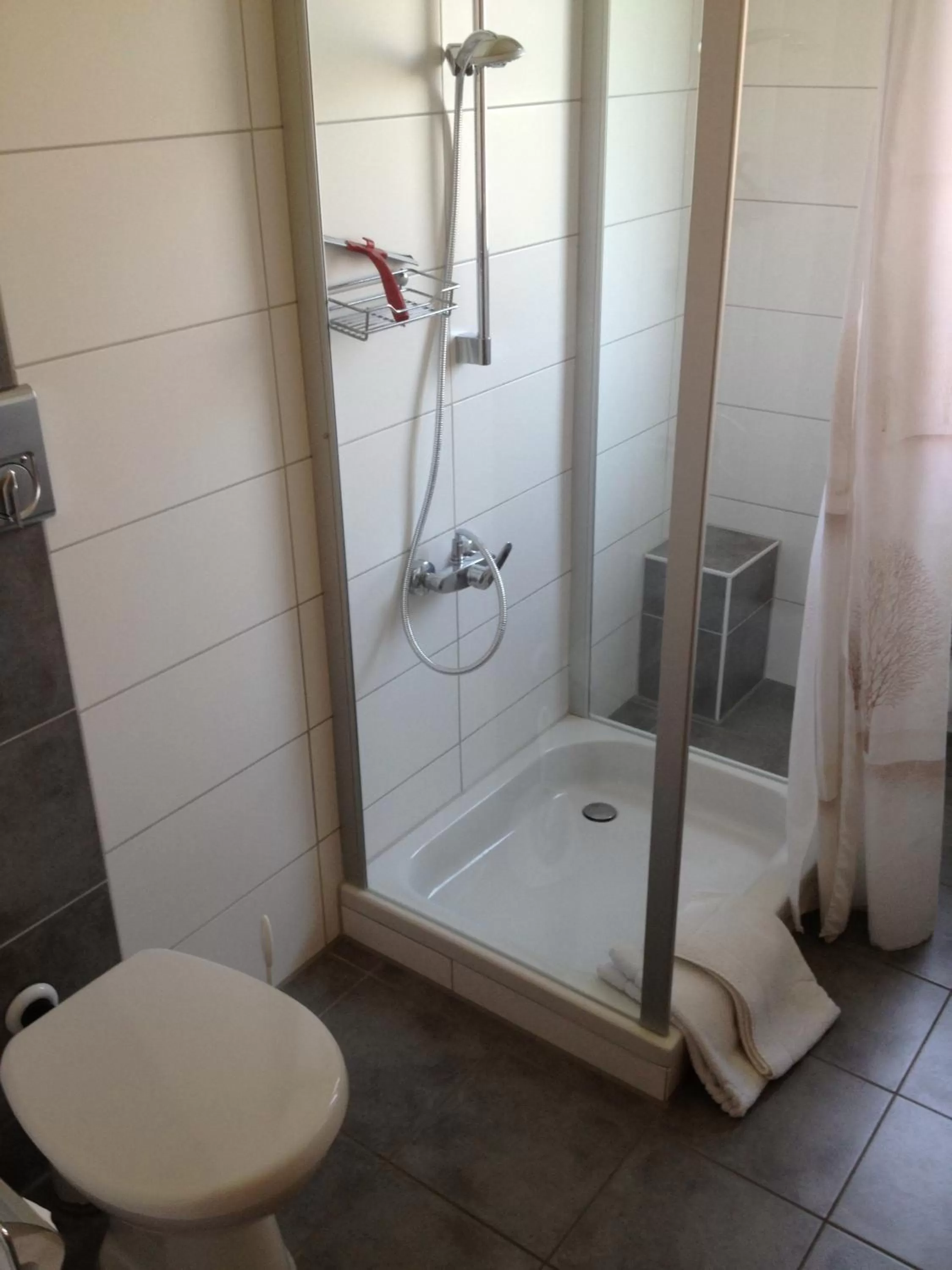 Bathroom in Gästehaus und Fewo Lamm Garni