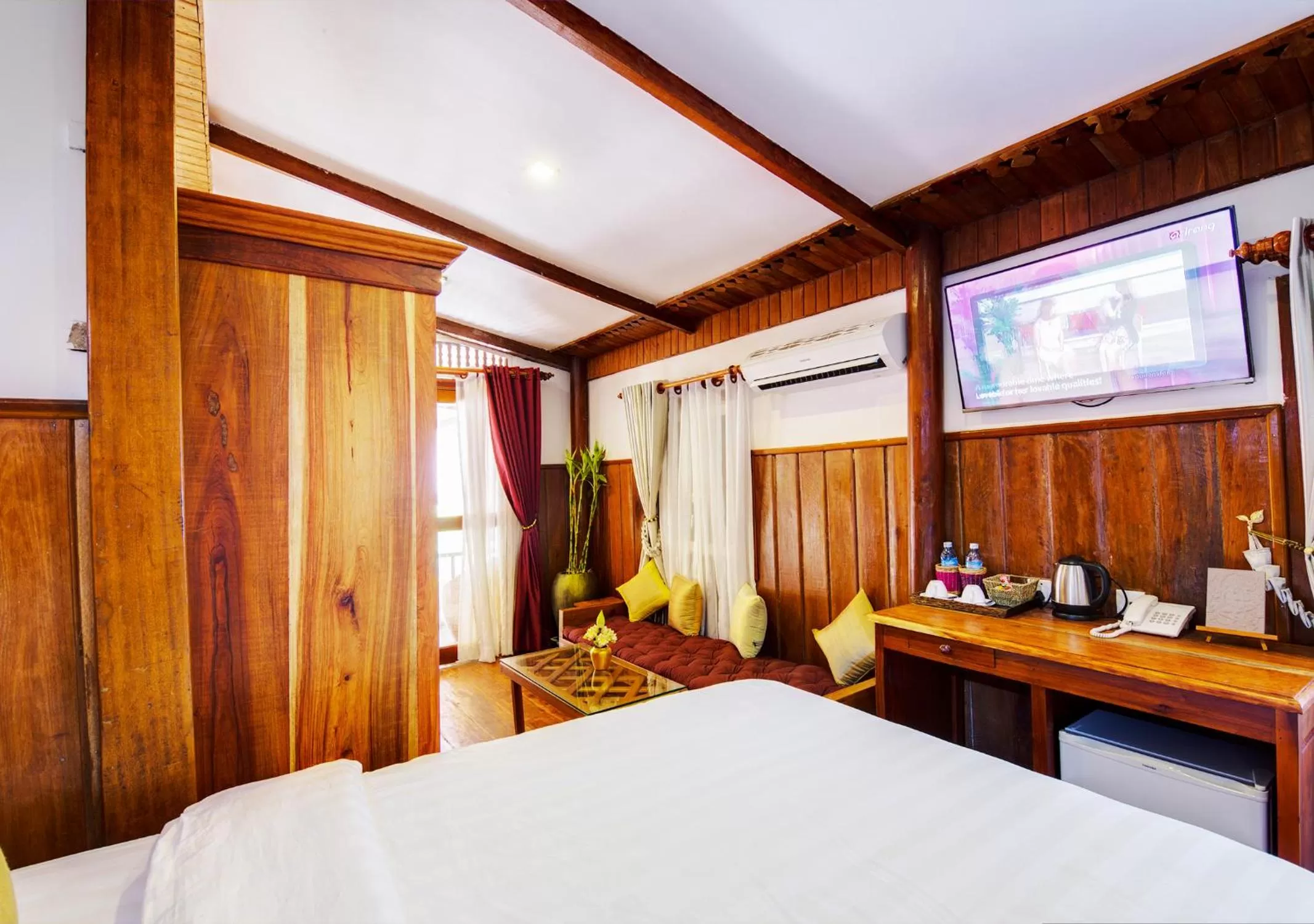 Bed in Maison Model d'Angkor