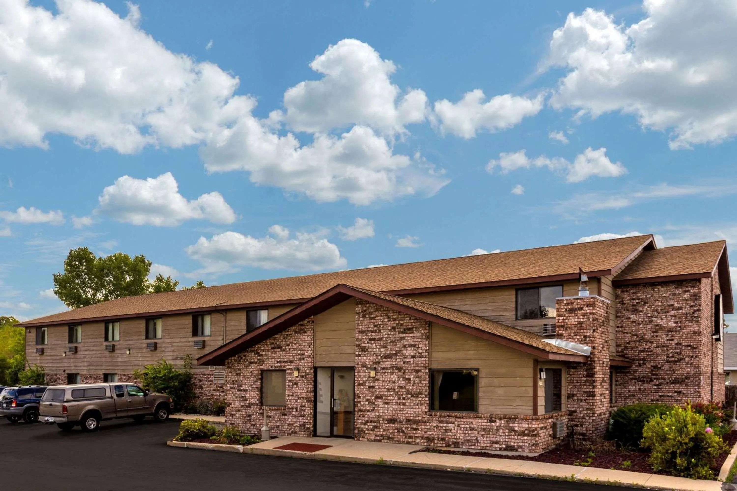 Property building in Super 8 by Wyndham Hartford WI