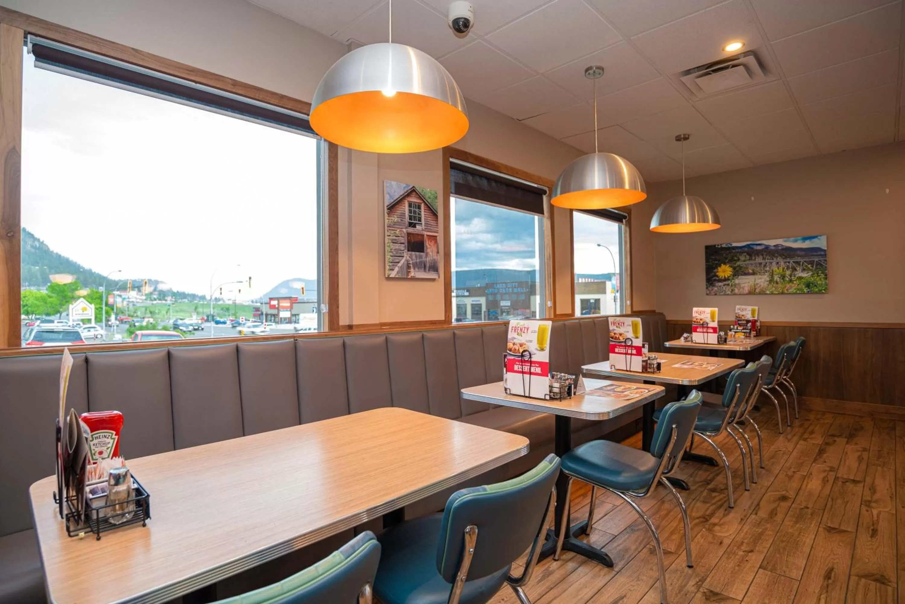 Restaurant/places to eat in Sandman Hotel & Suites Williams Lake