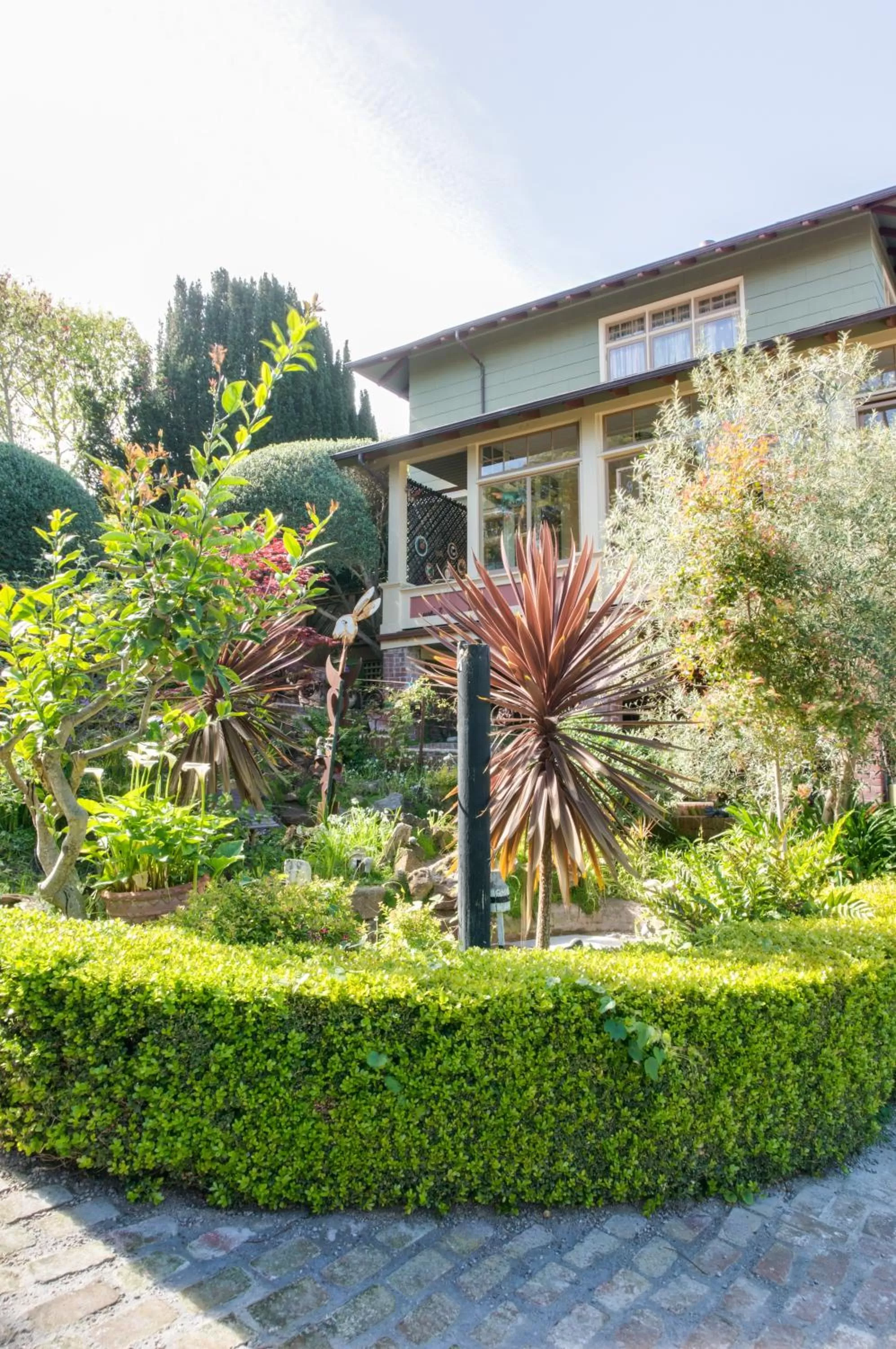 Garden, Property Building in The Jabberwock Bed & Breakfast