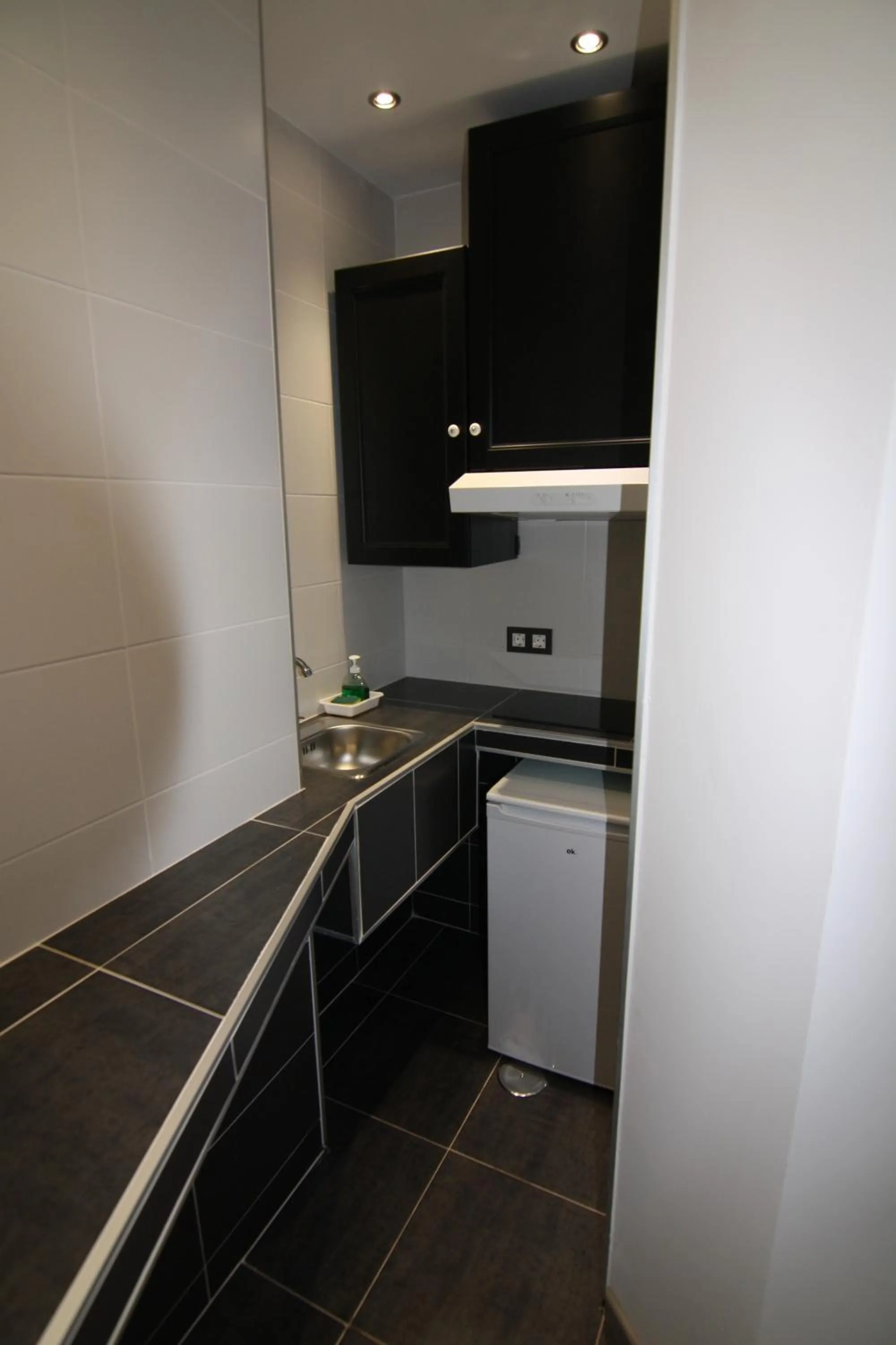 Dining area in Hostal MH Fuencarral