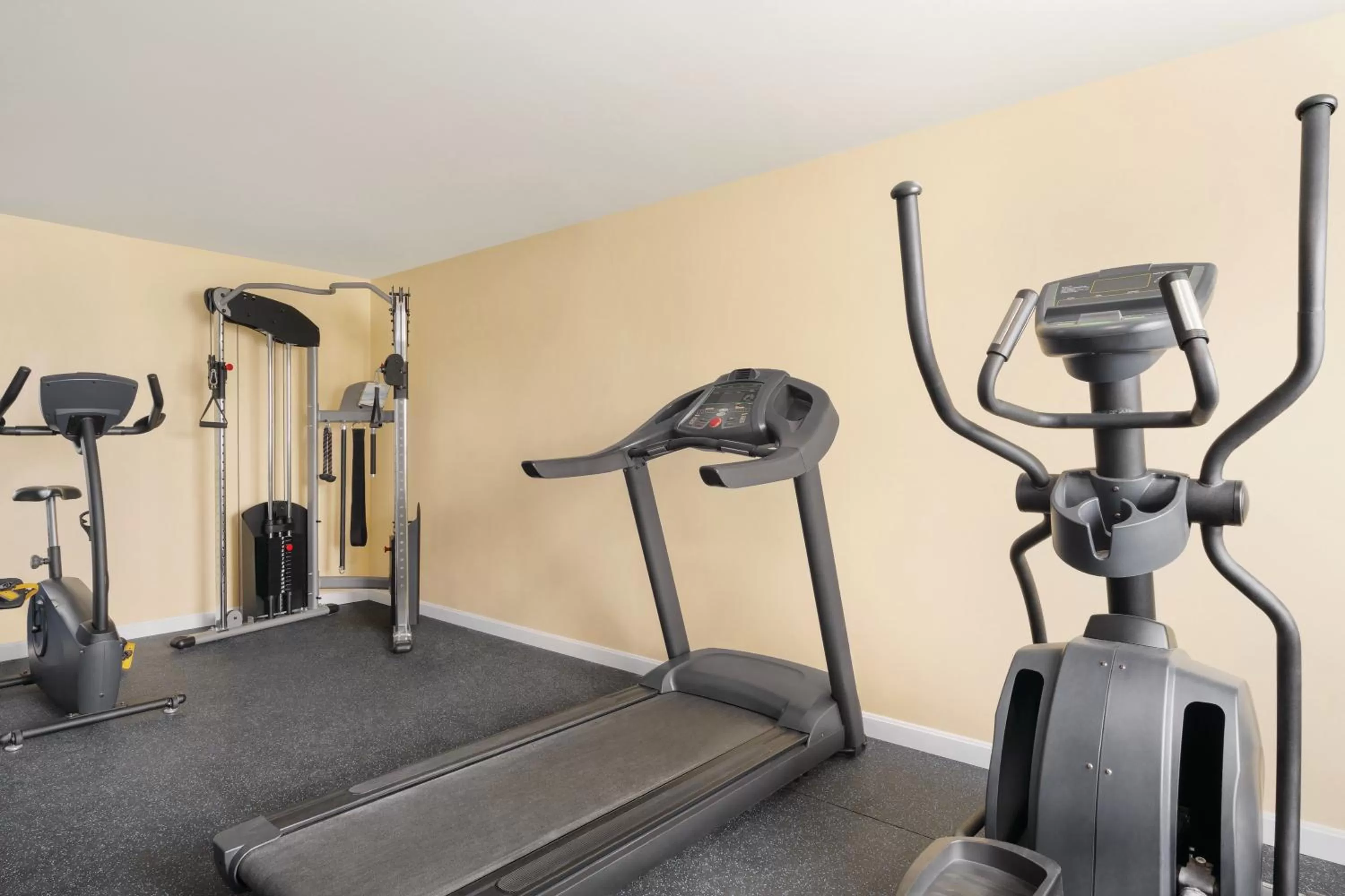 Fitness centre/facilities in Days Inn by Wyndham Middletown/Newport Area