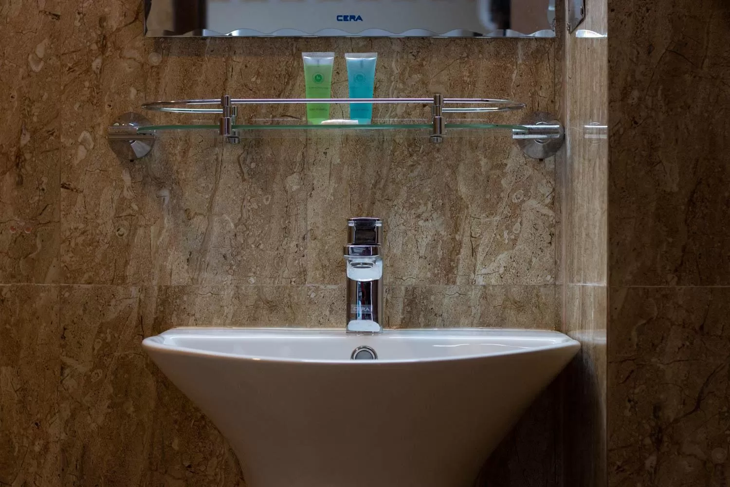 Bathroom in Hotel Himalayan Glacier