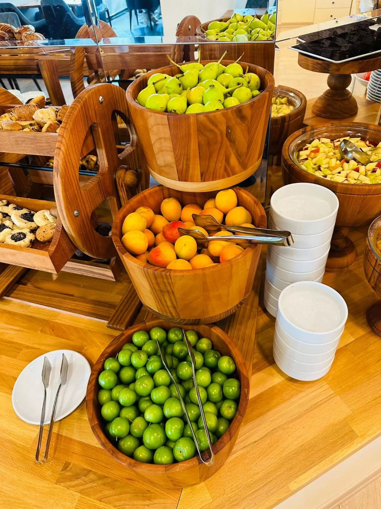 Food and drinks in Marble Hotel