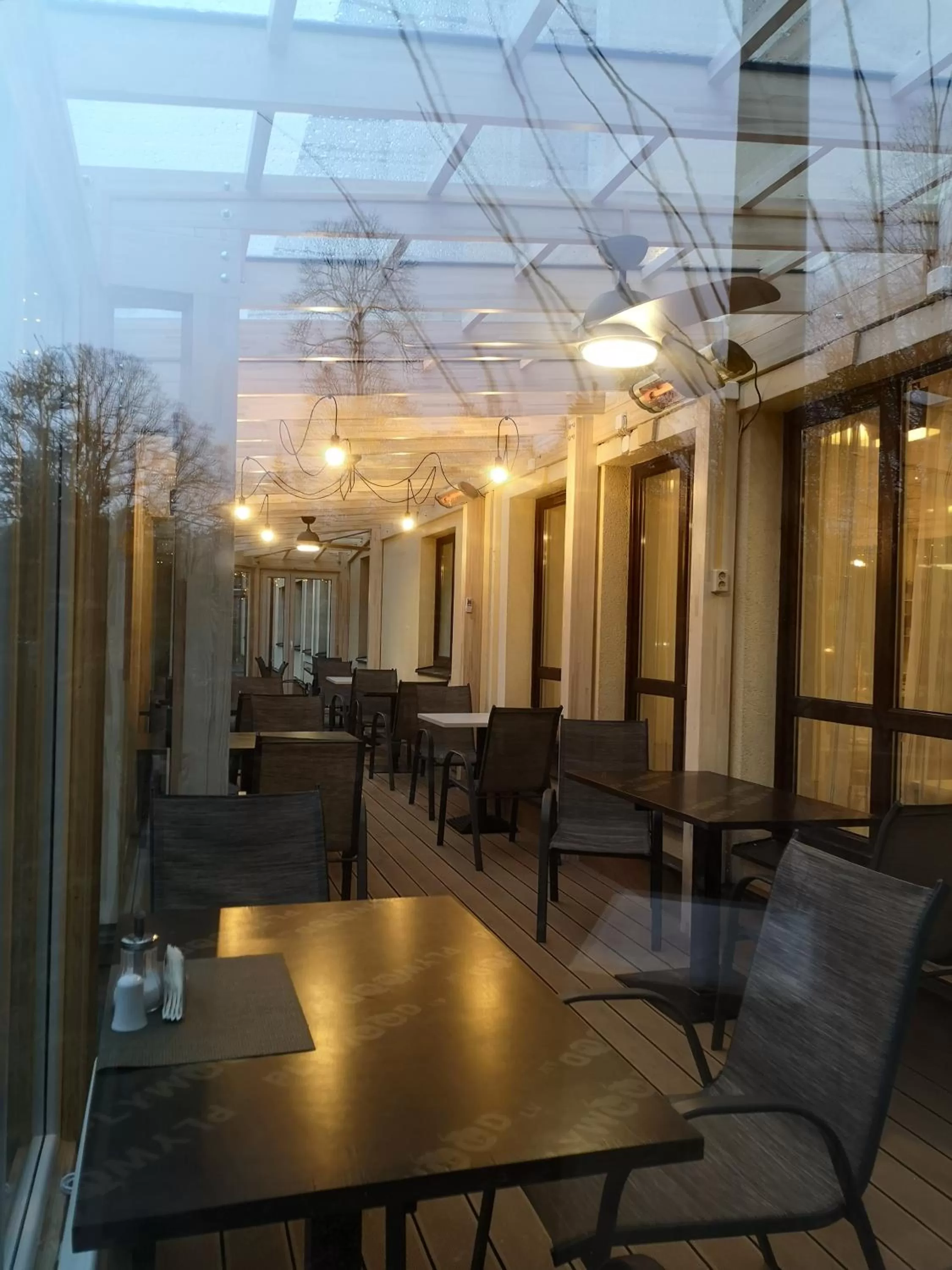 Patio in Hotel BEST with FREE PARKING