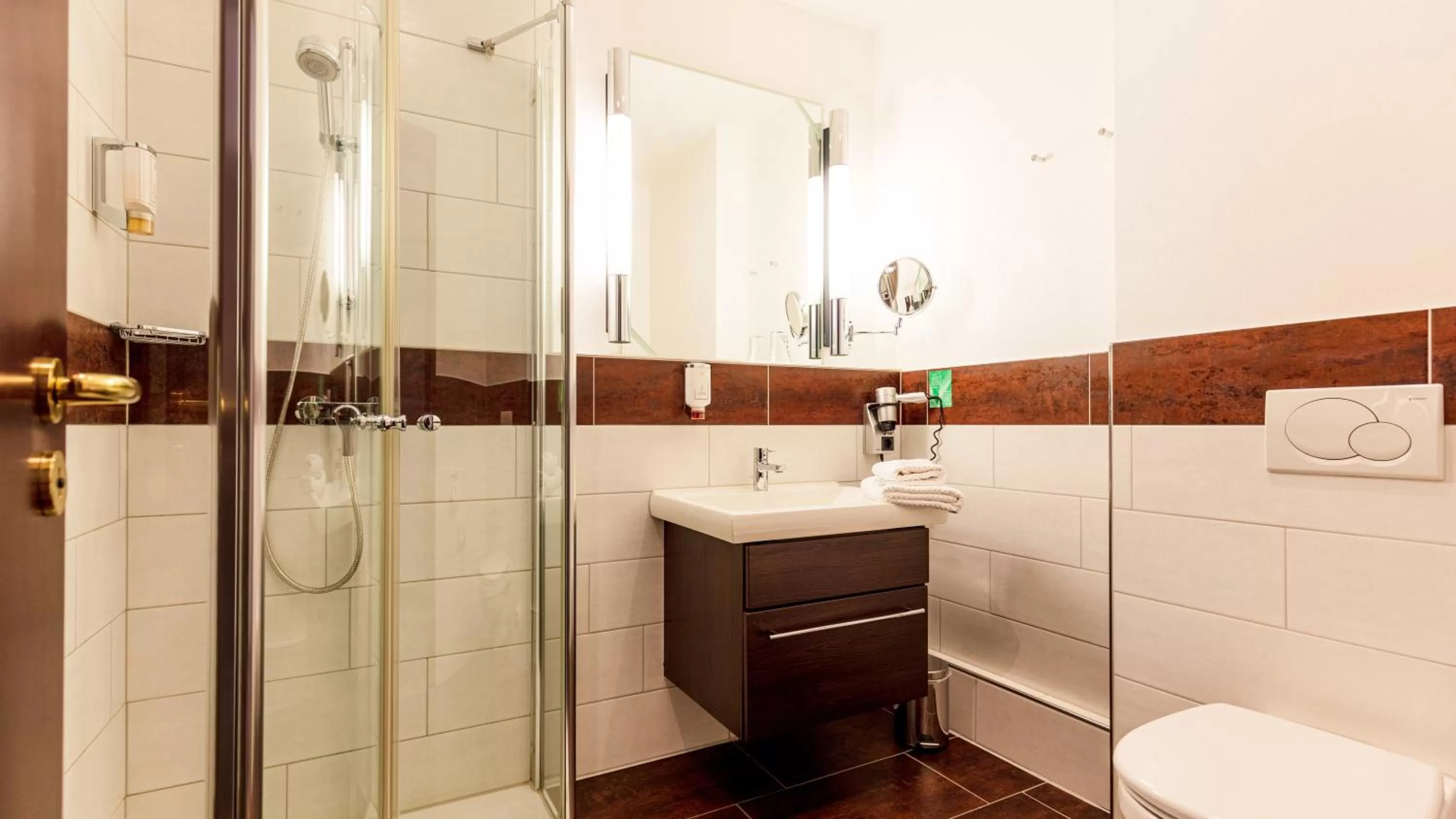 Bathroom in Mercator-Hotel