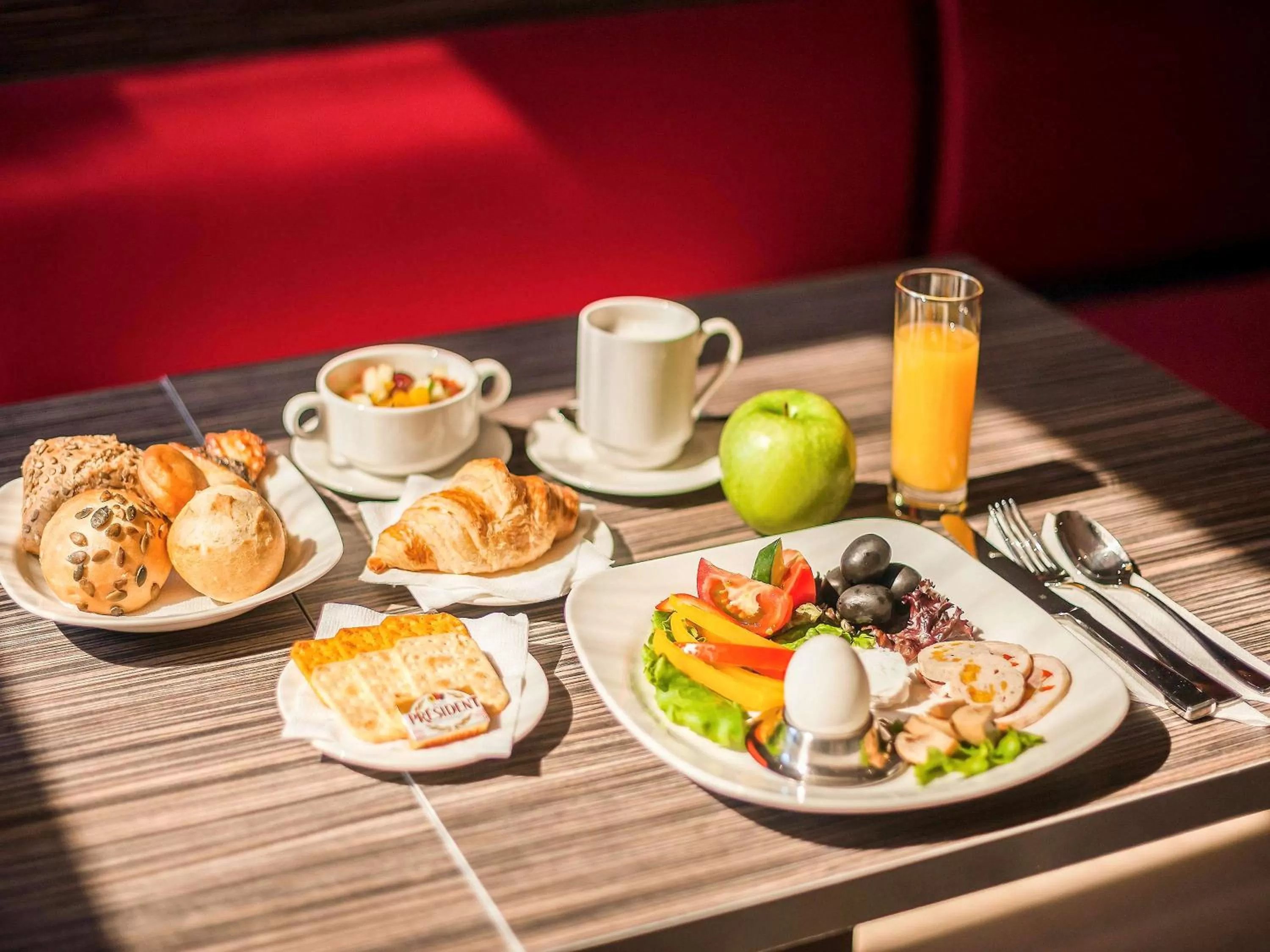 Restaurant/places to eat in Ibis Astana