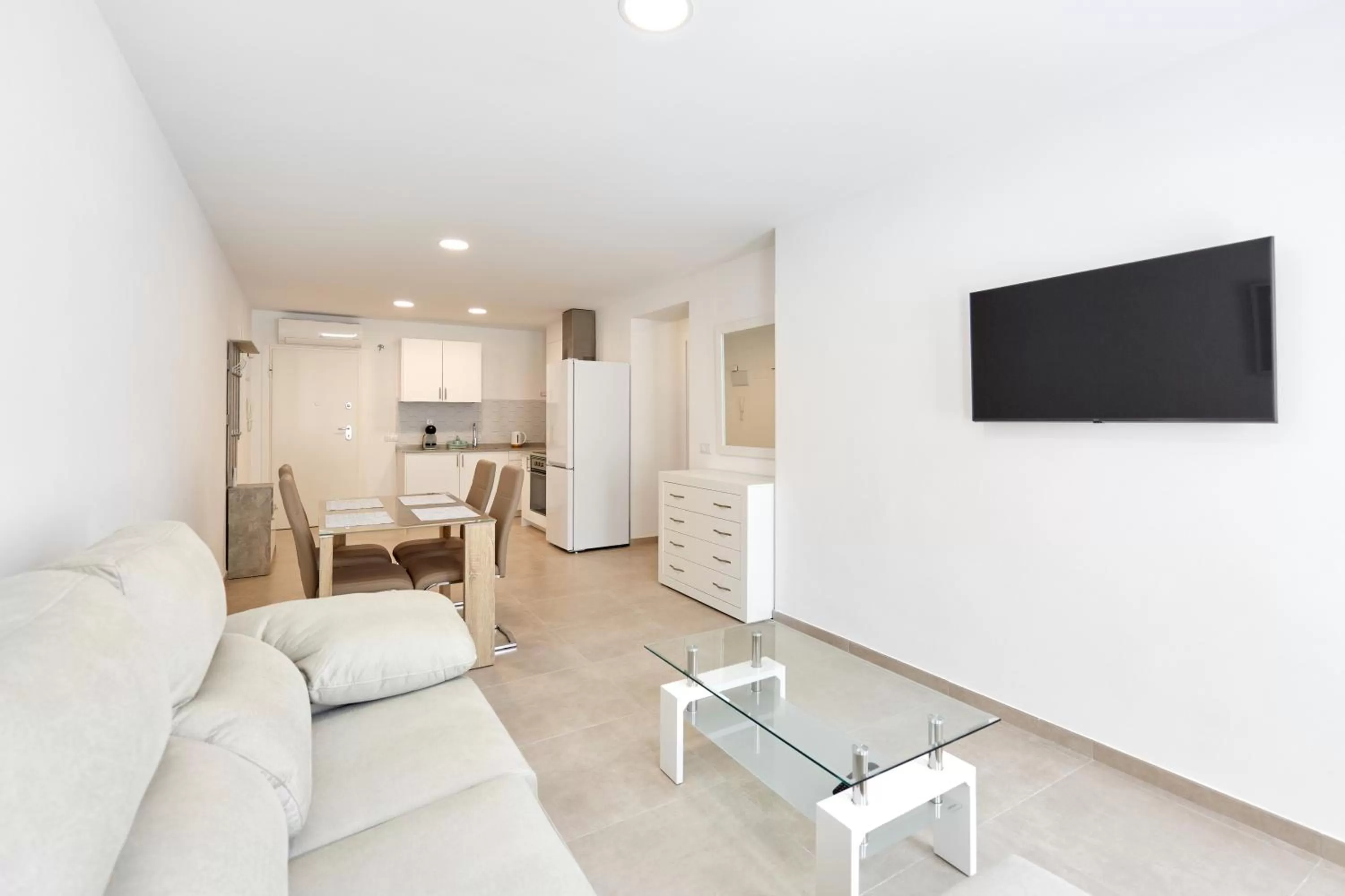 TV and multimedia in Sonrisa Deluxe Apartments, Levante