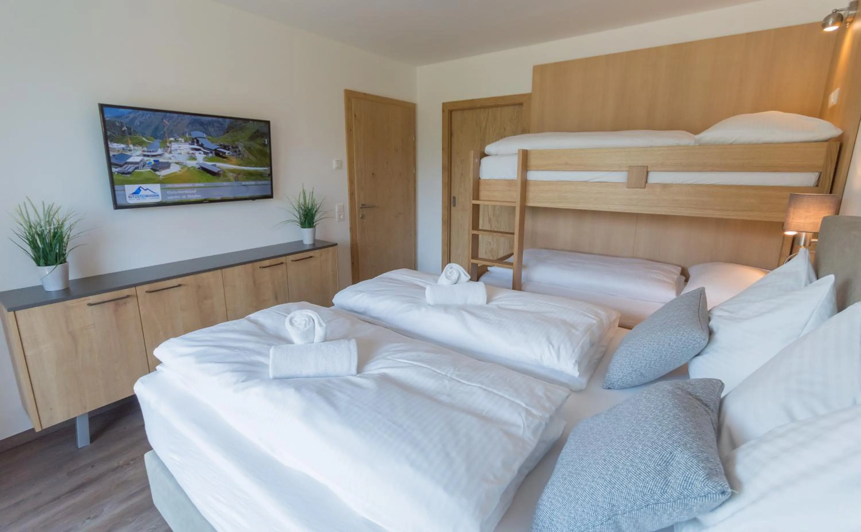 Bedroom, Bunk Bed in Schönblick Residence - Absolut Alpine Apartments