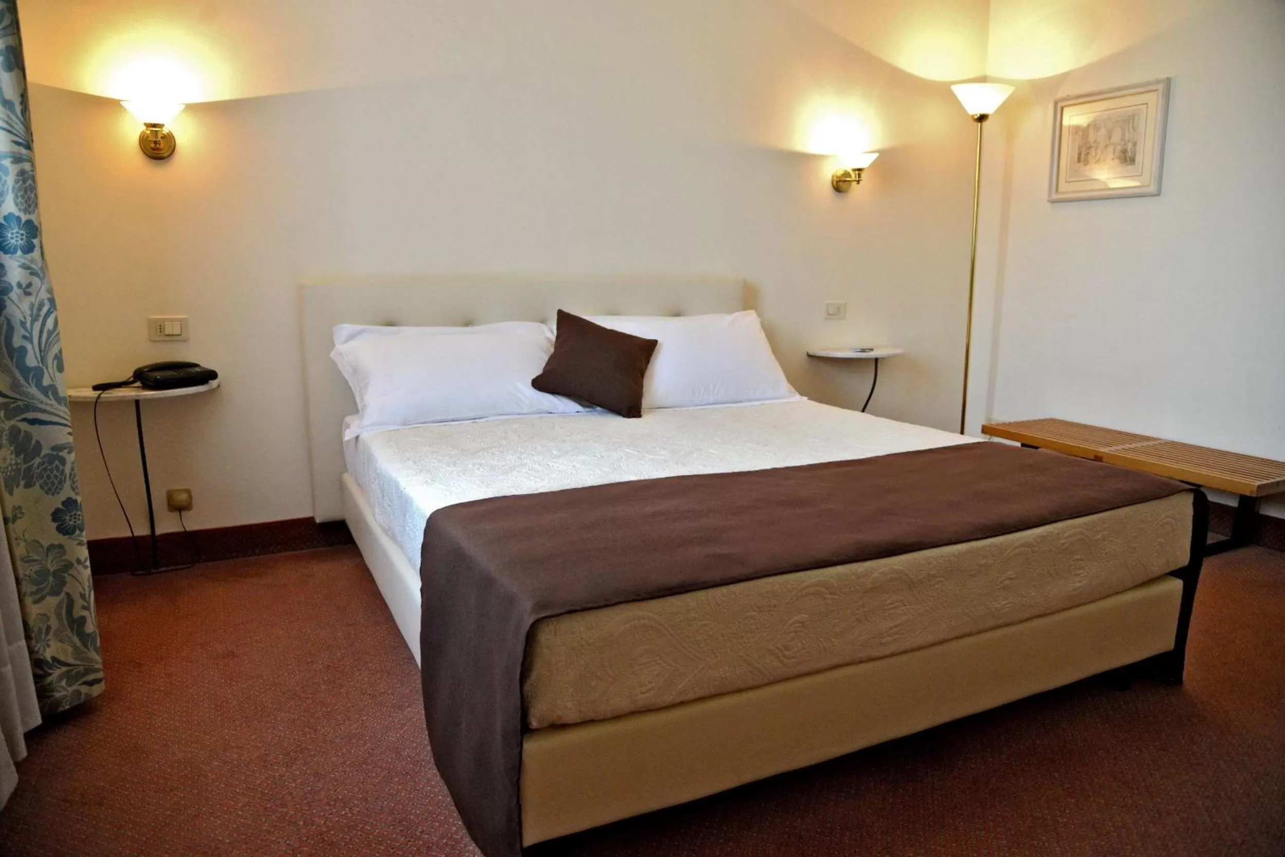 Bedroom, Bed in Hotel Ponte di Rialto