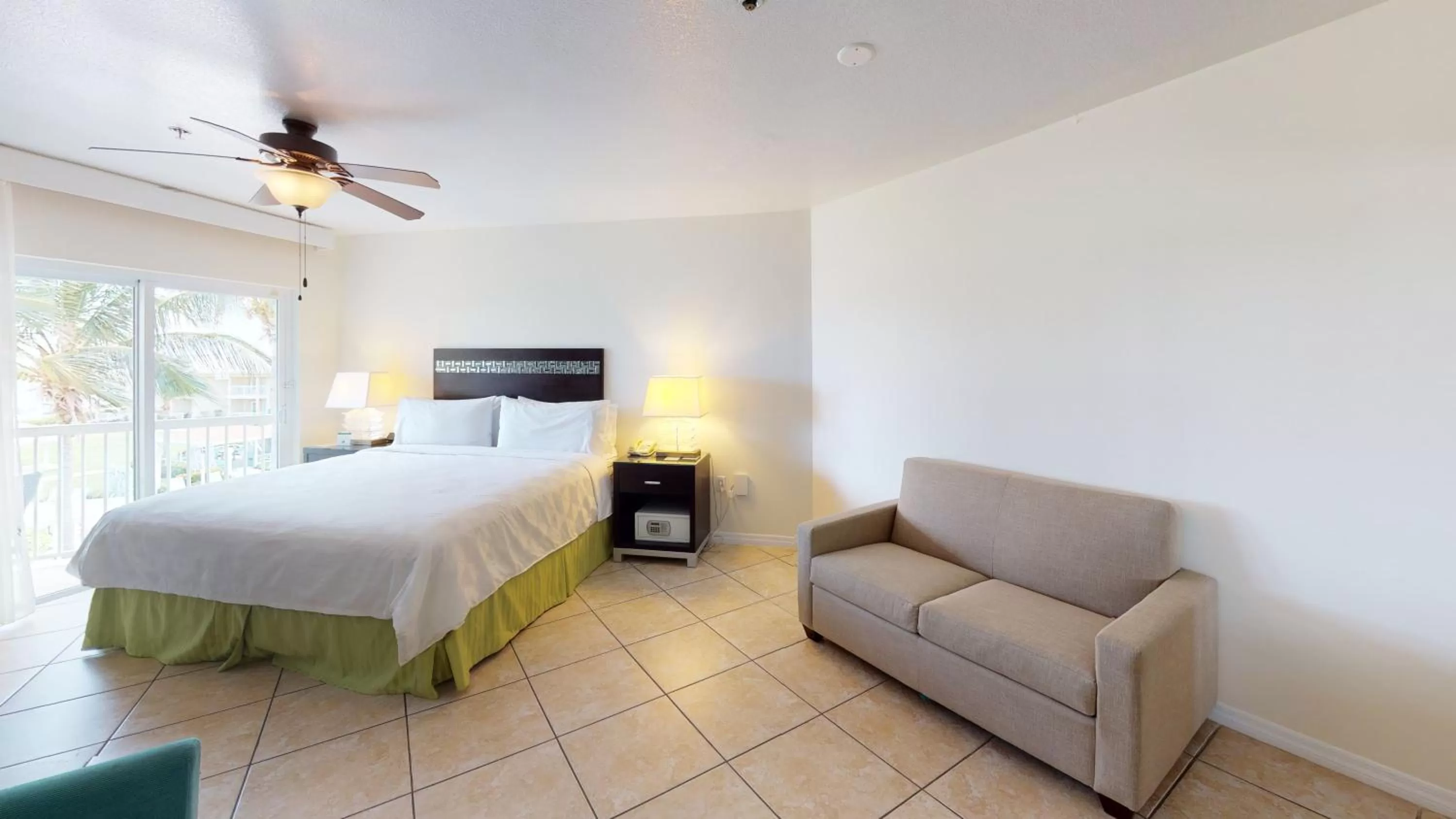 Photo of the whole room, Bed in Holiday Inn Resort Grand Cayman by IHG