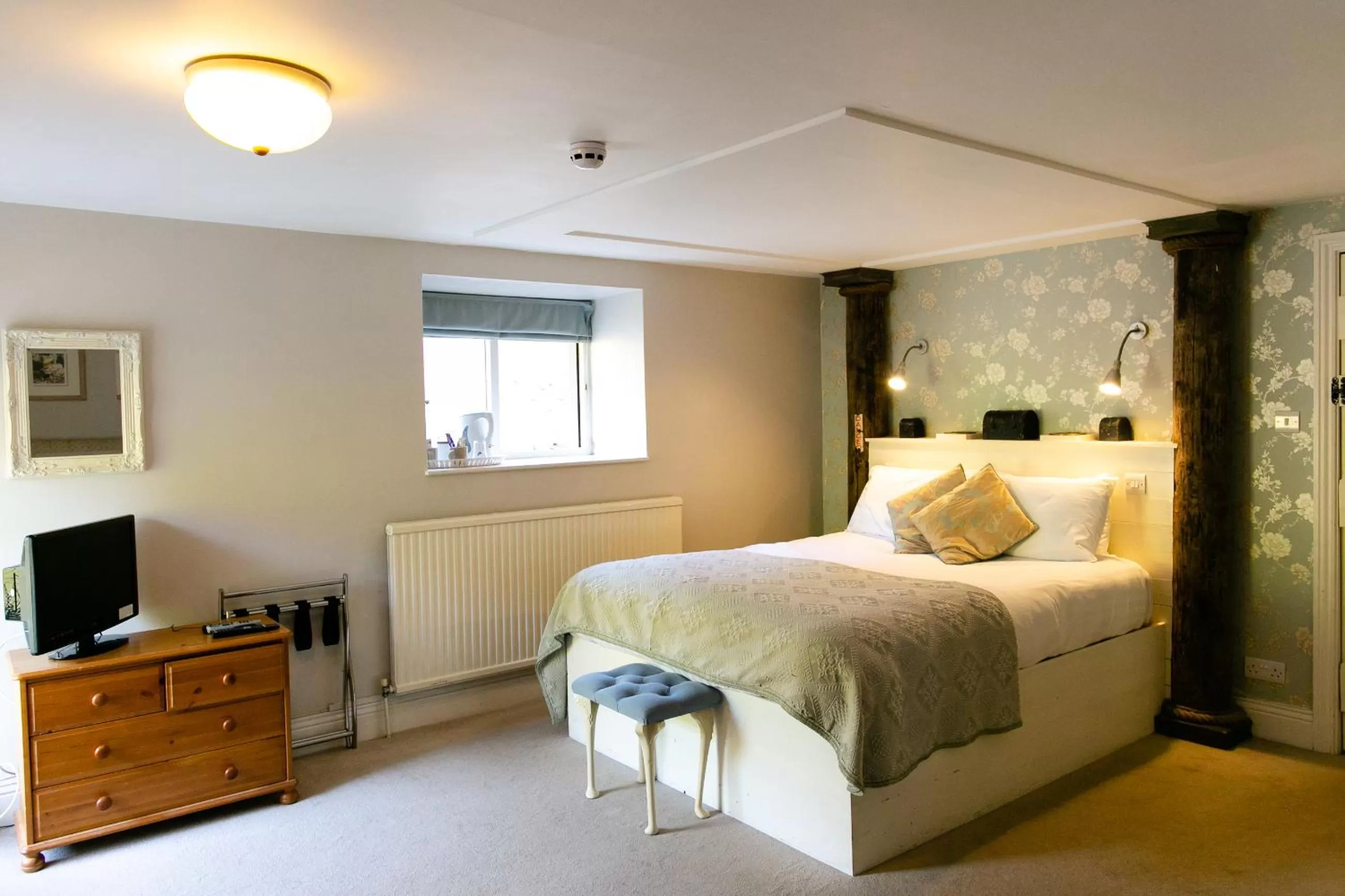 Bed in The Maltsters Arms