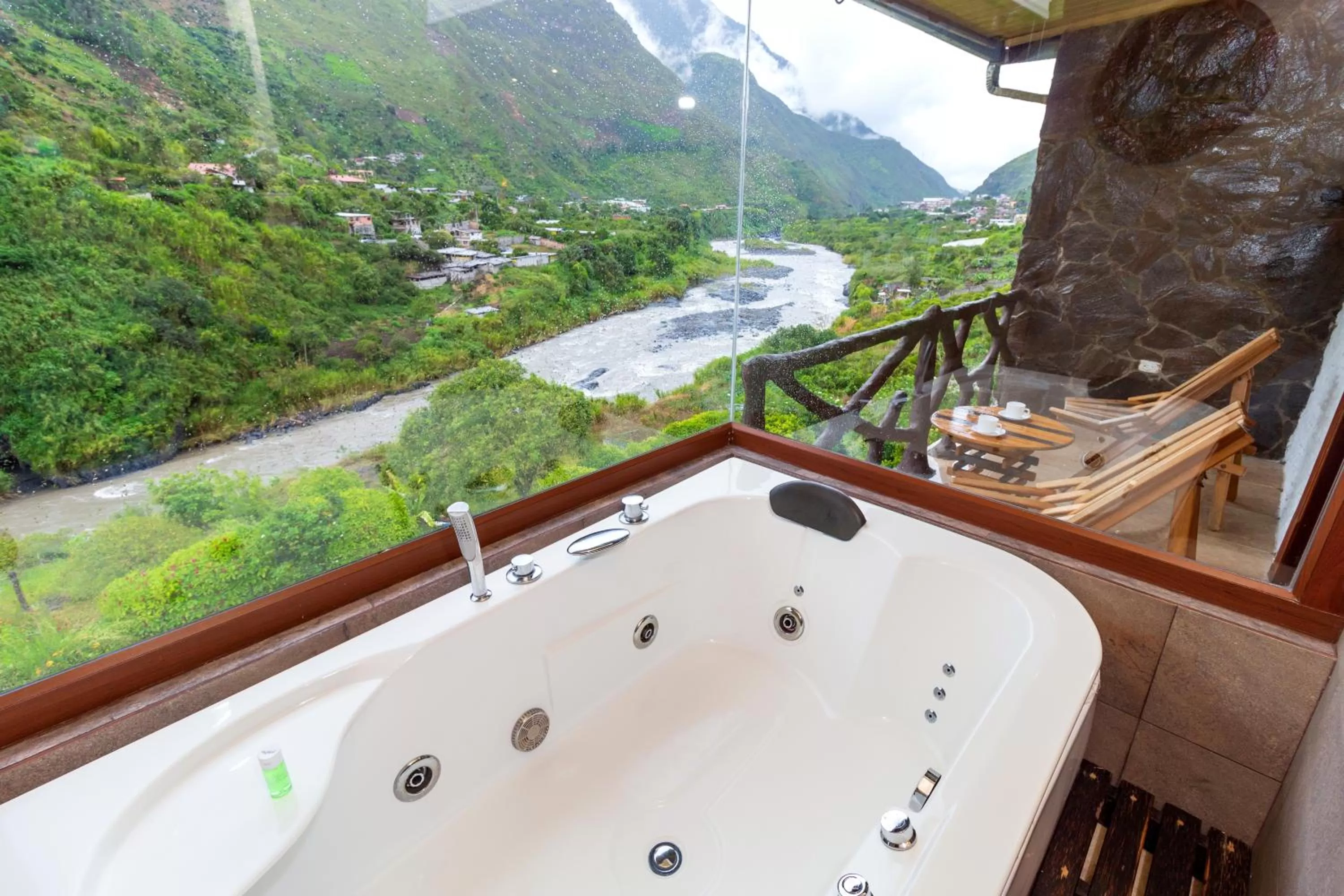 Hot Tub in Aldea Real Eco Friendly