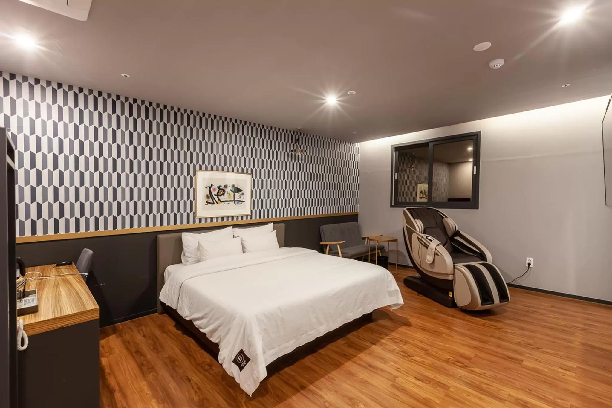 Bedroom, Bed in Seomyeon Brown-dot hotel Gold