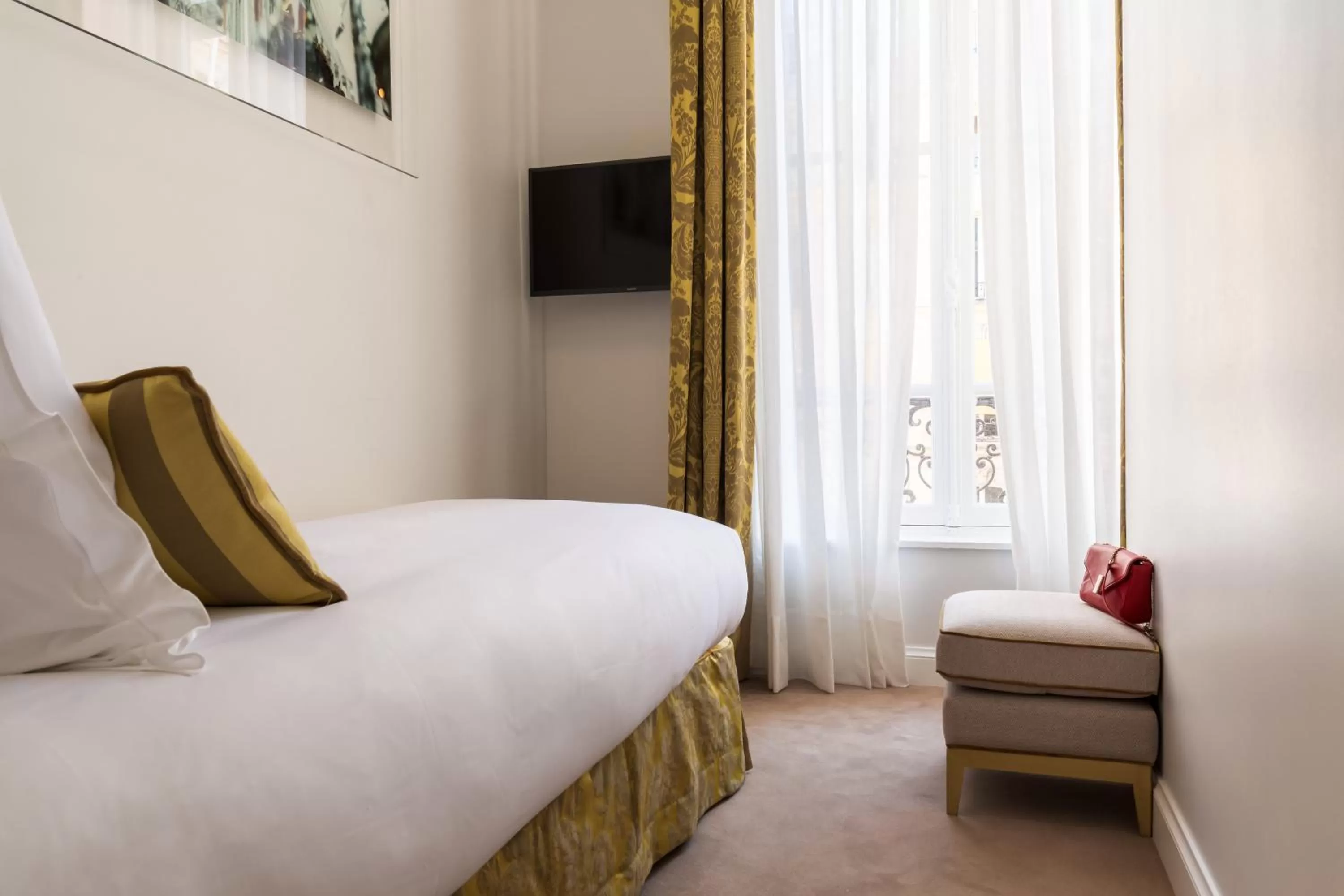 Bed in Hôtel Alfred Sommier