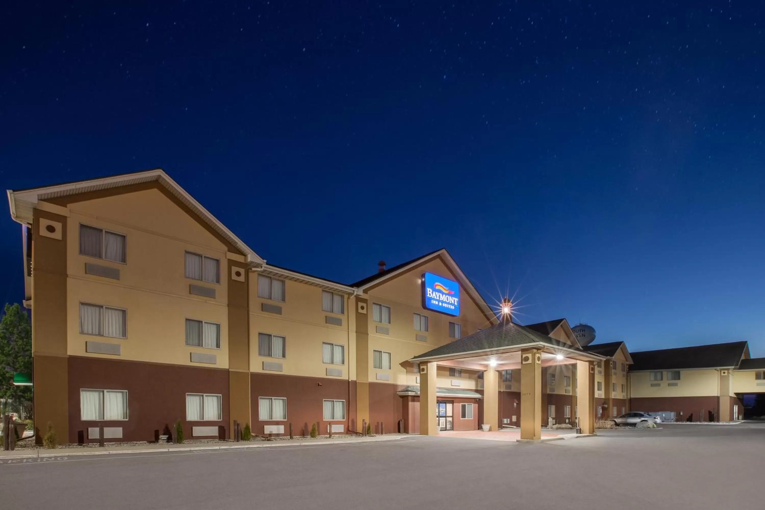 Facade/entrance in Baymont by Wyndham South Haven