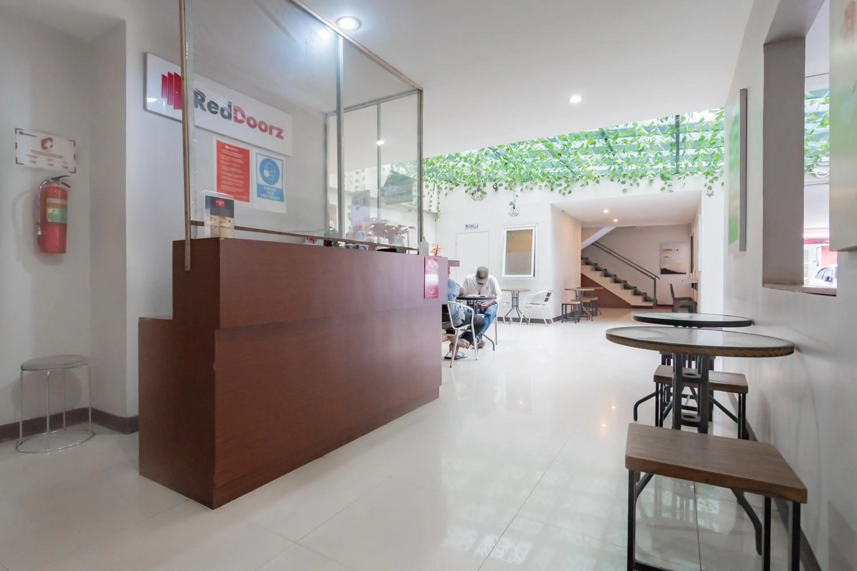 Lobby or reception in RedDoorz Plus @ Dago Pojok 3