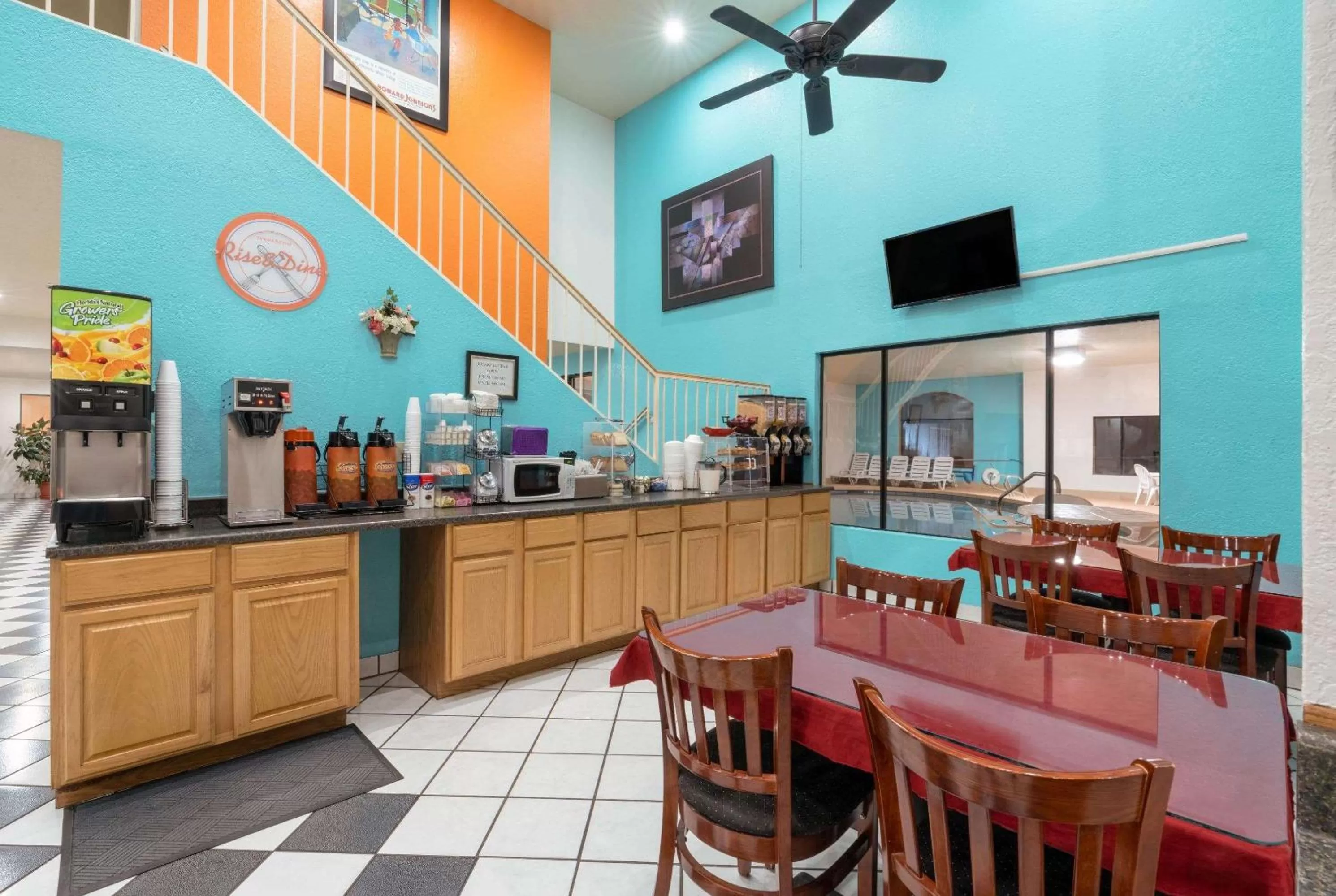 Lobby or reception in Howard Johnson by Wyndham Holbrook