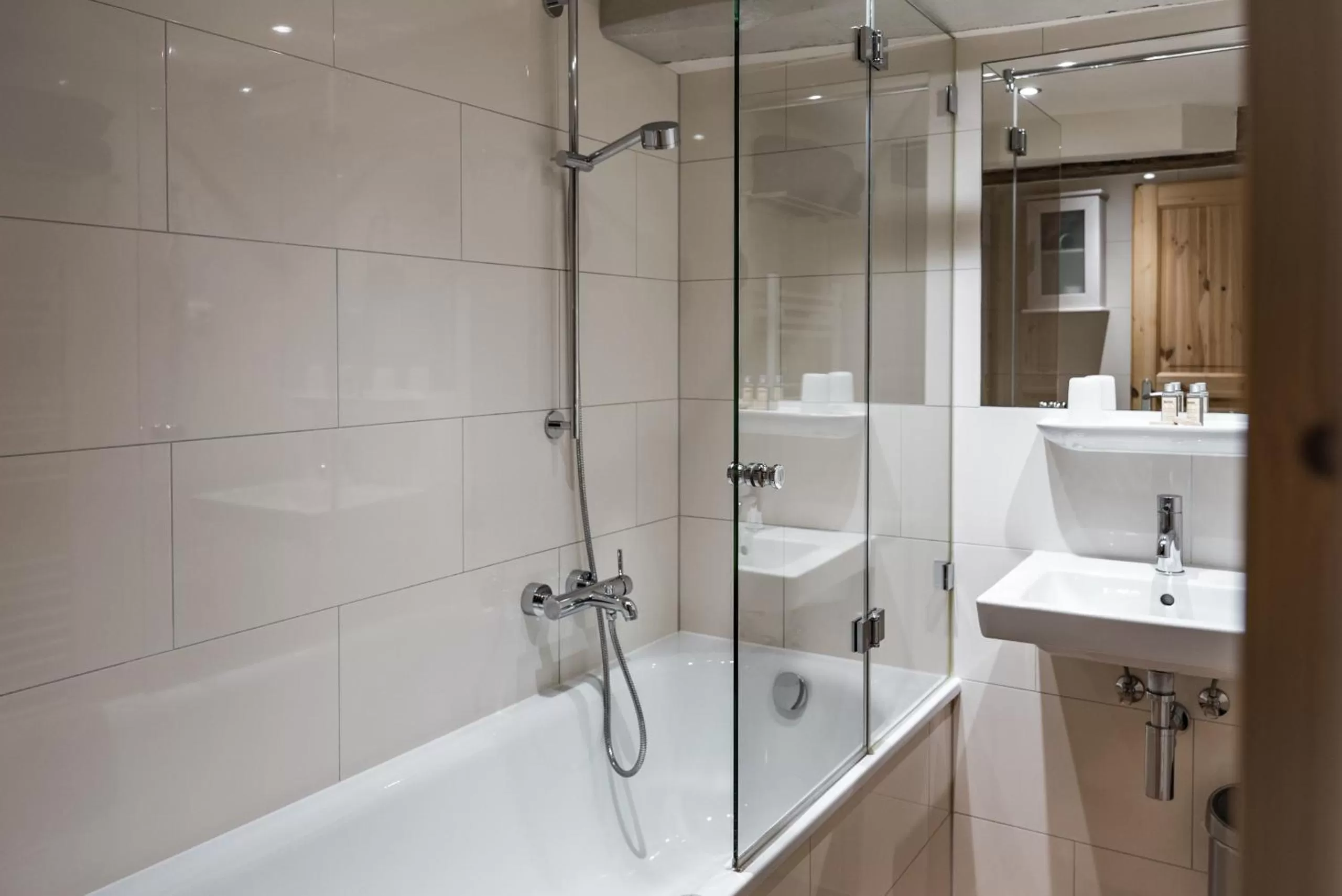 Bedroom, Bathroom in Hotel Haase